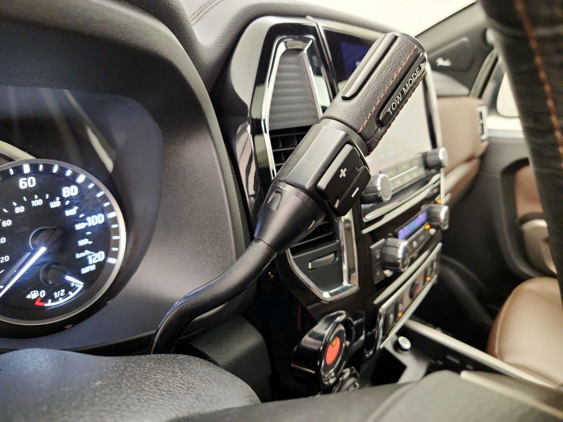 Thumbnail: 2021 Nissan Titan - 18