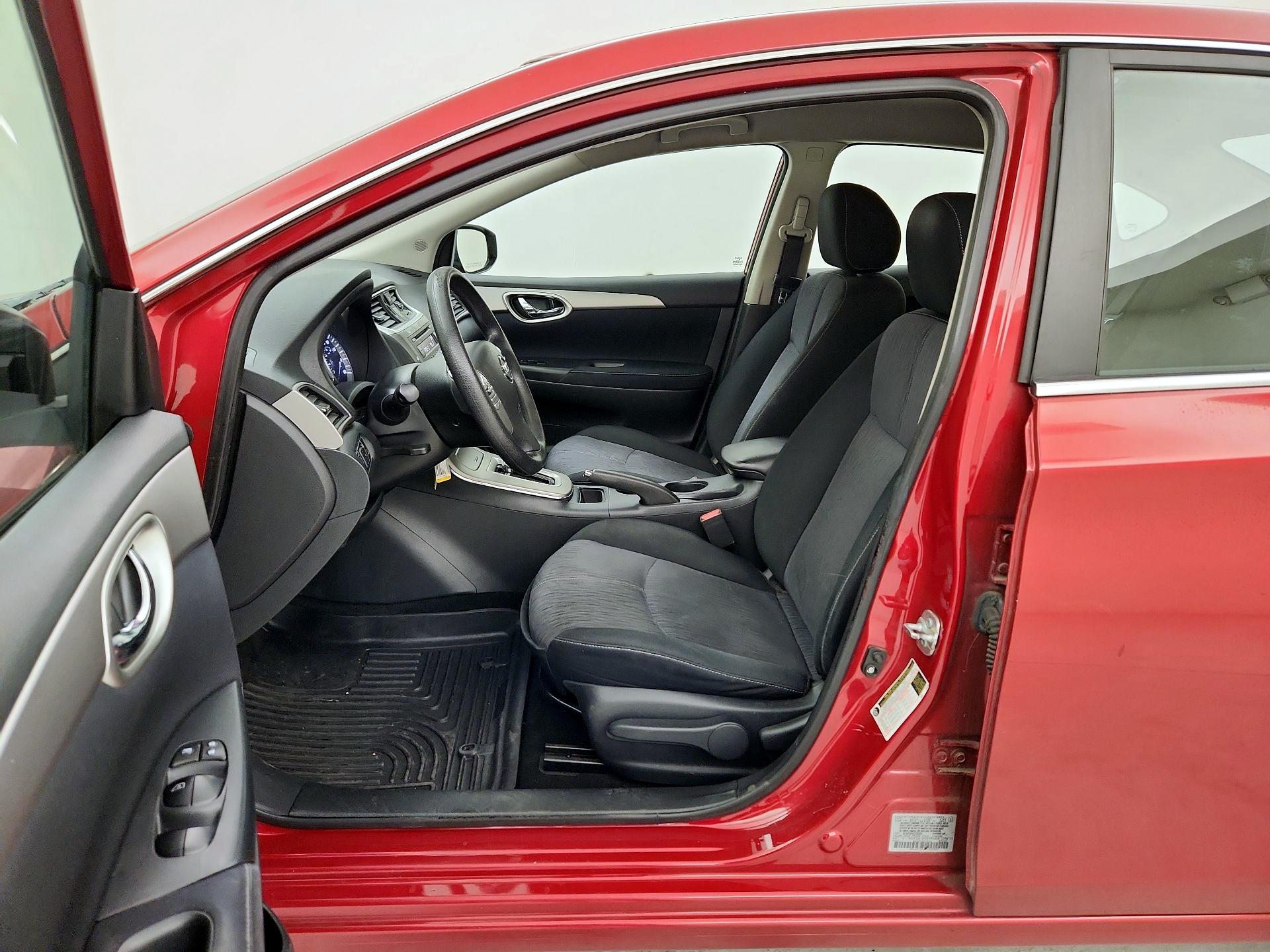 Thumbnail: 2014 Nissan Sentra - 11