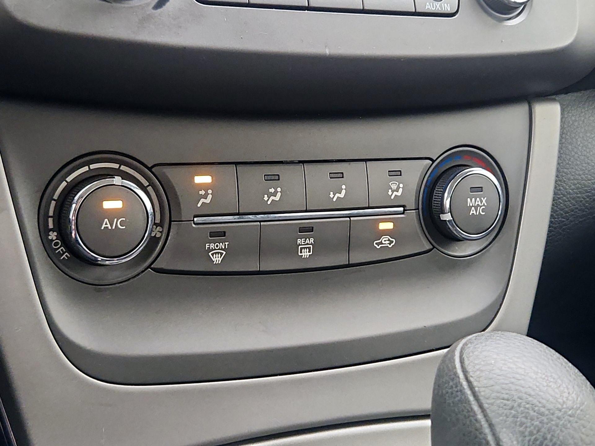 Thumbnail: 2014 Nissan Sentra - 15