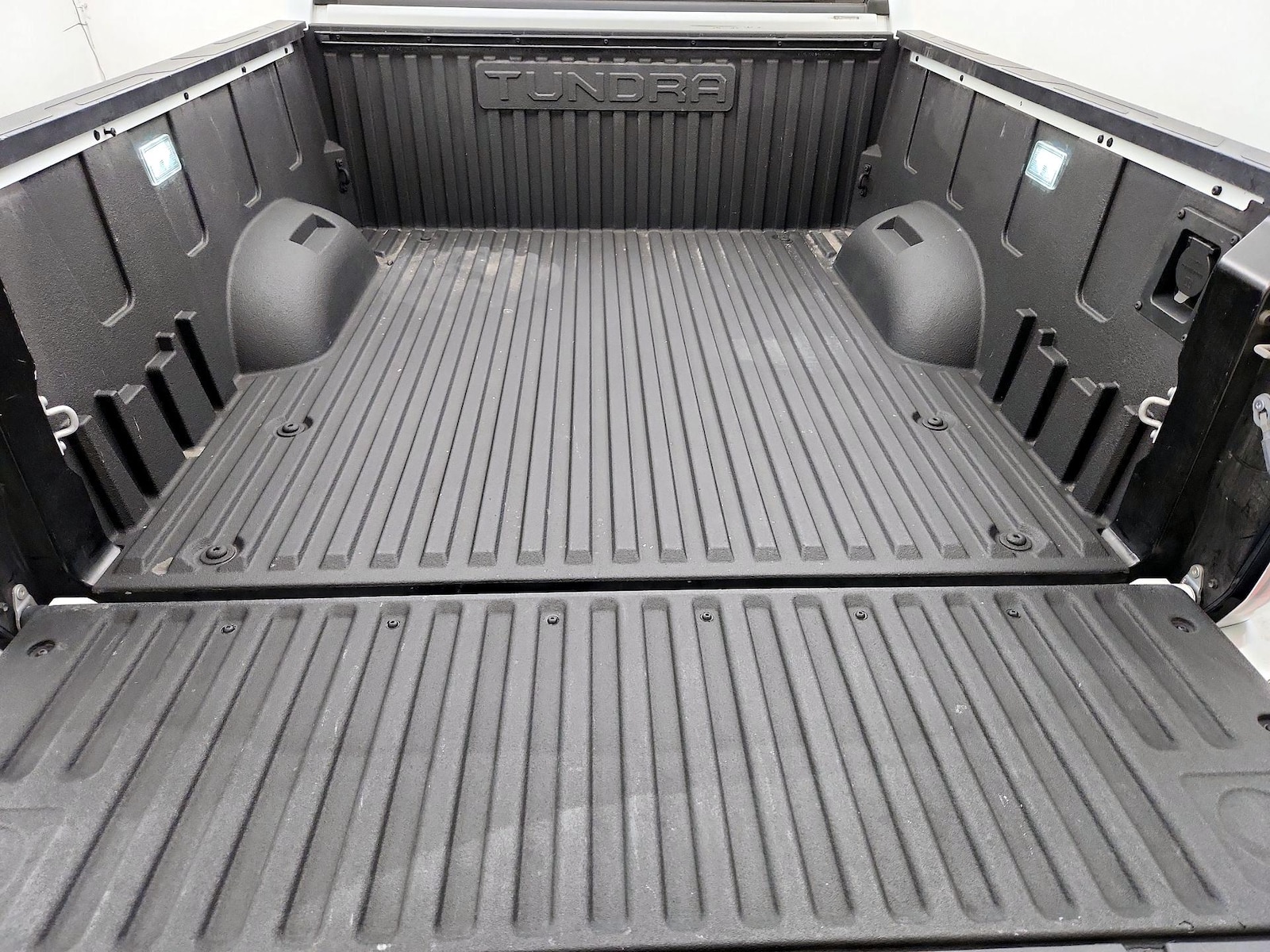 2023 Toyota Tundra Limited - Photo 22