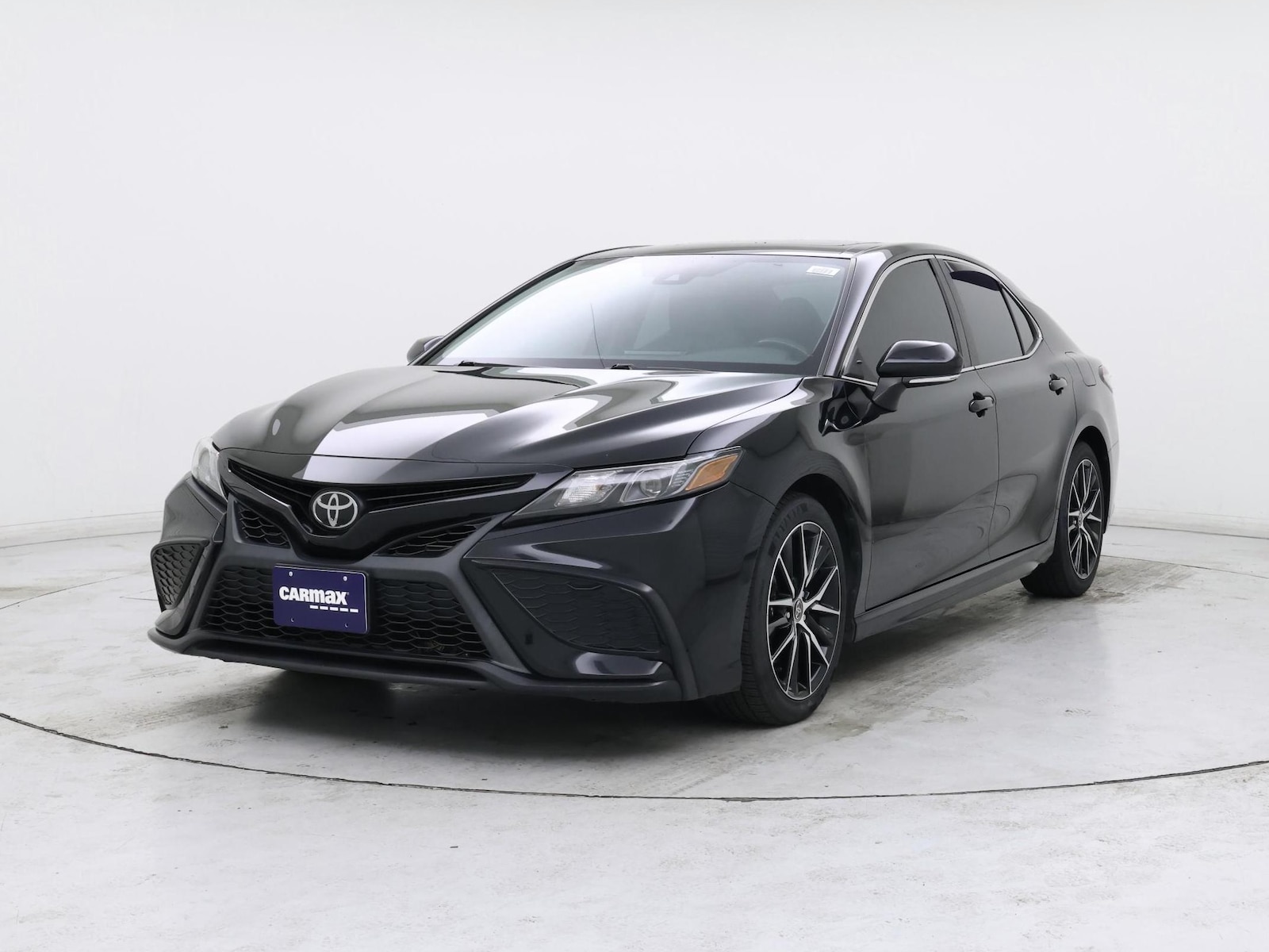 2022 Toyota Camry SE - Photo 5