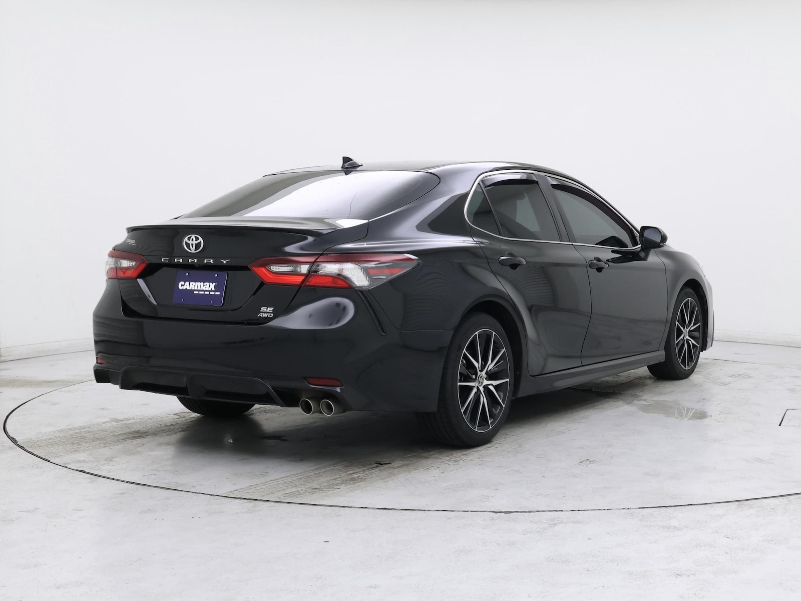 2022 Toyota Camry SE - Photo 9