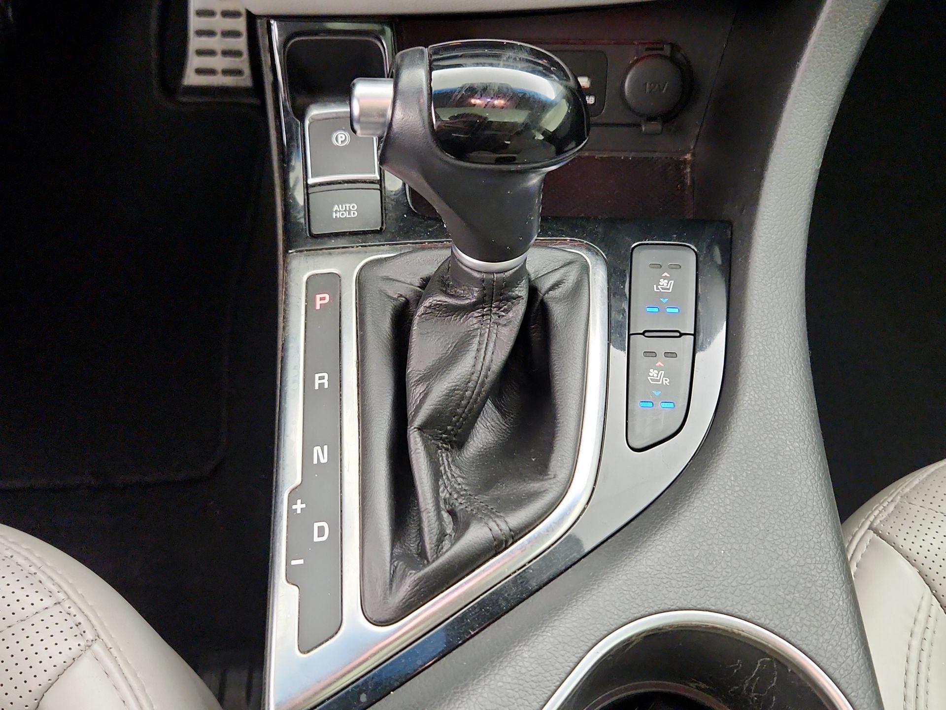Thumbnail: 2015 Kia Optima - 18