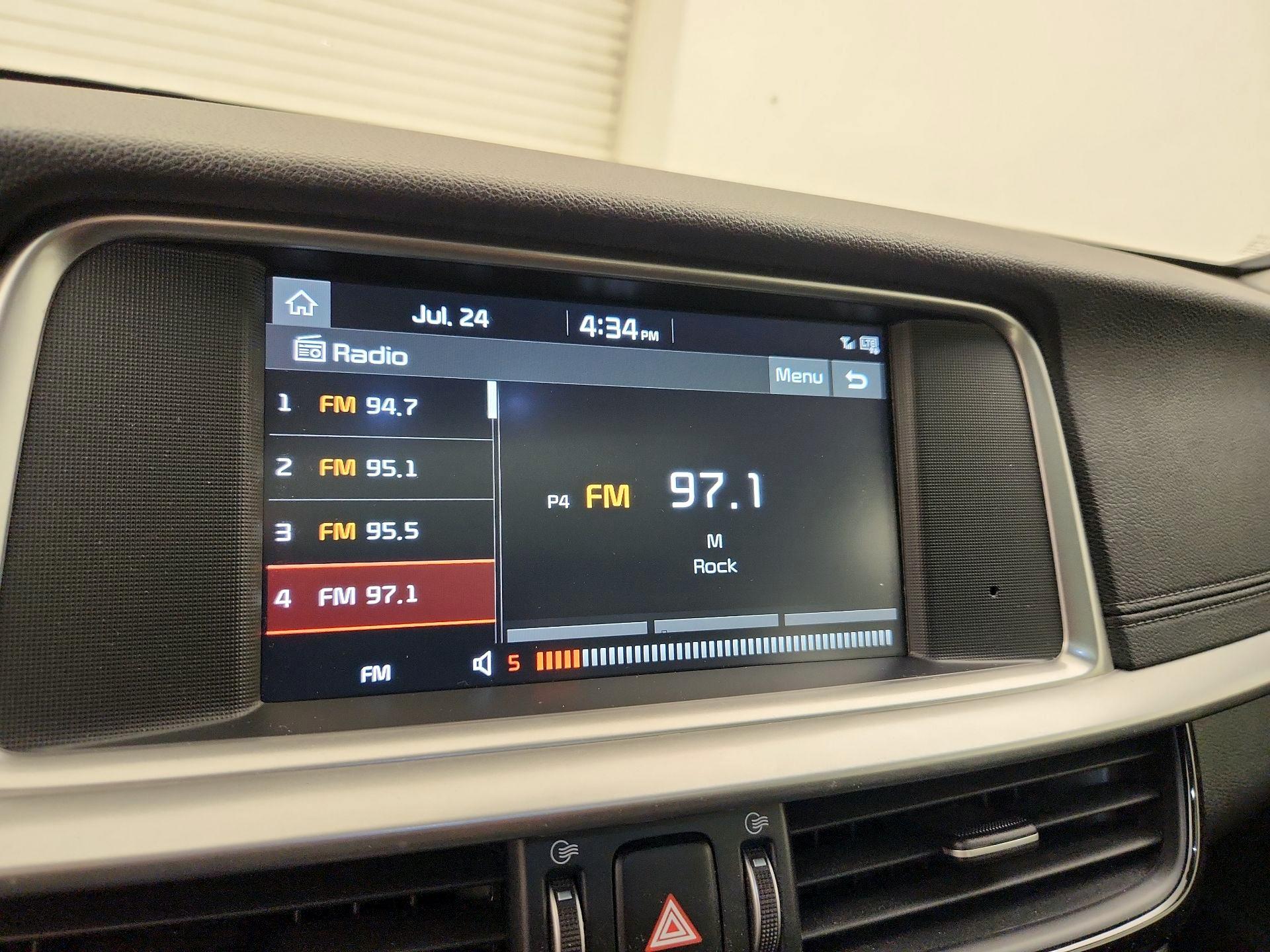 Thumbnail: 2019 Kia Optima - 15