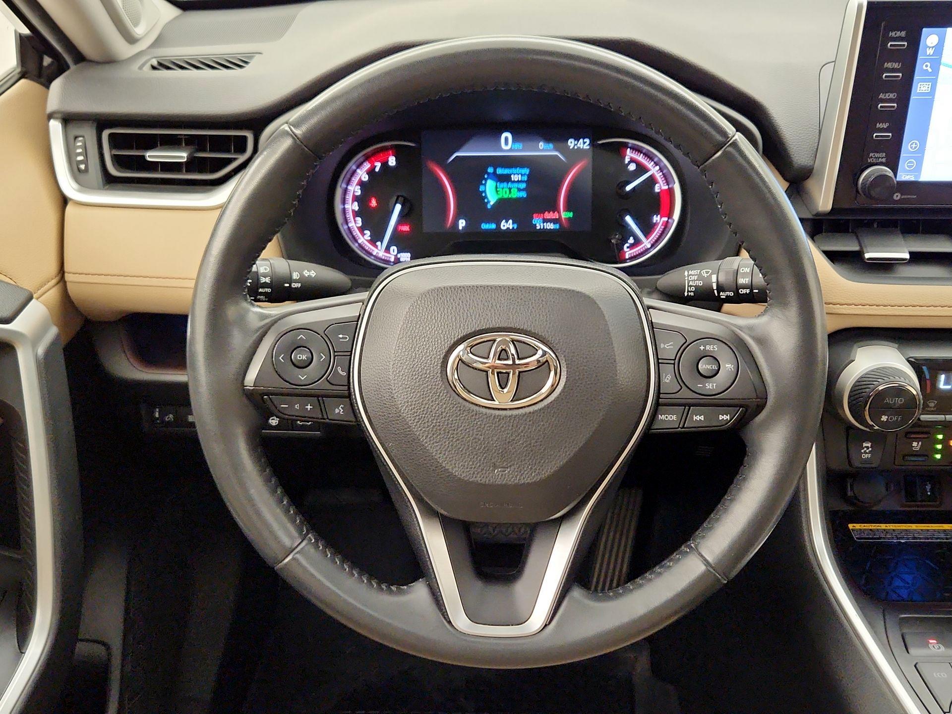 Thumbnail: 2021 Toyota RAV4 - 10