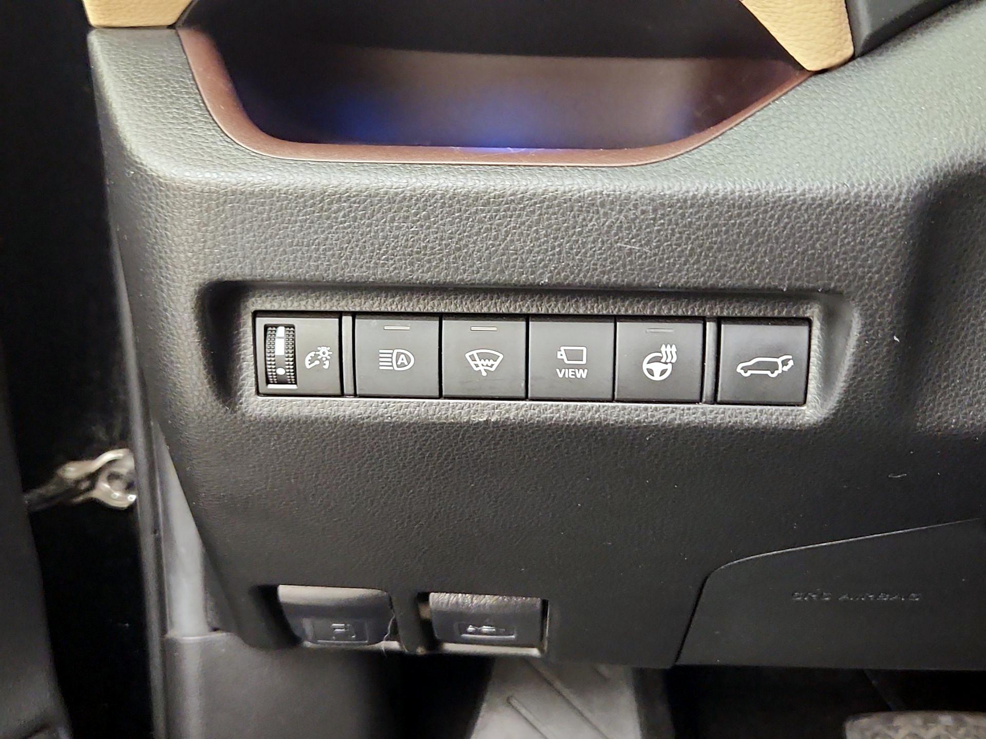 Thumbnail: 2021 Toyota RAV4 - 13