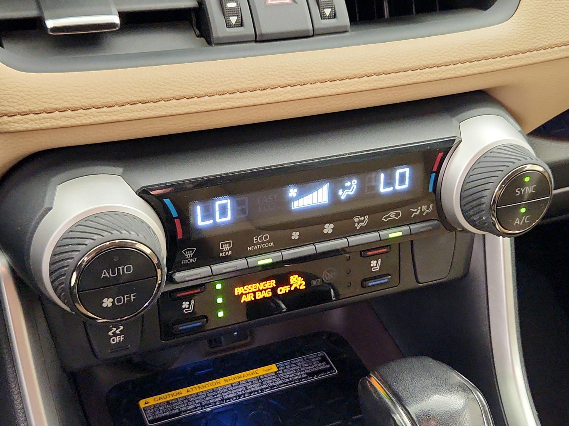 Thumbnail: 2021 Toyota RAV4 - 17