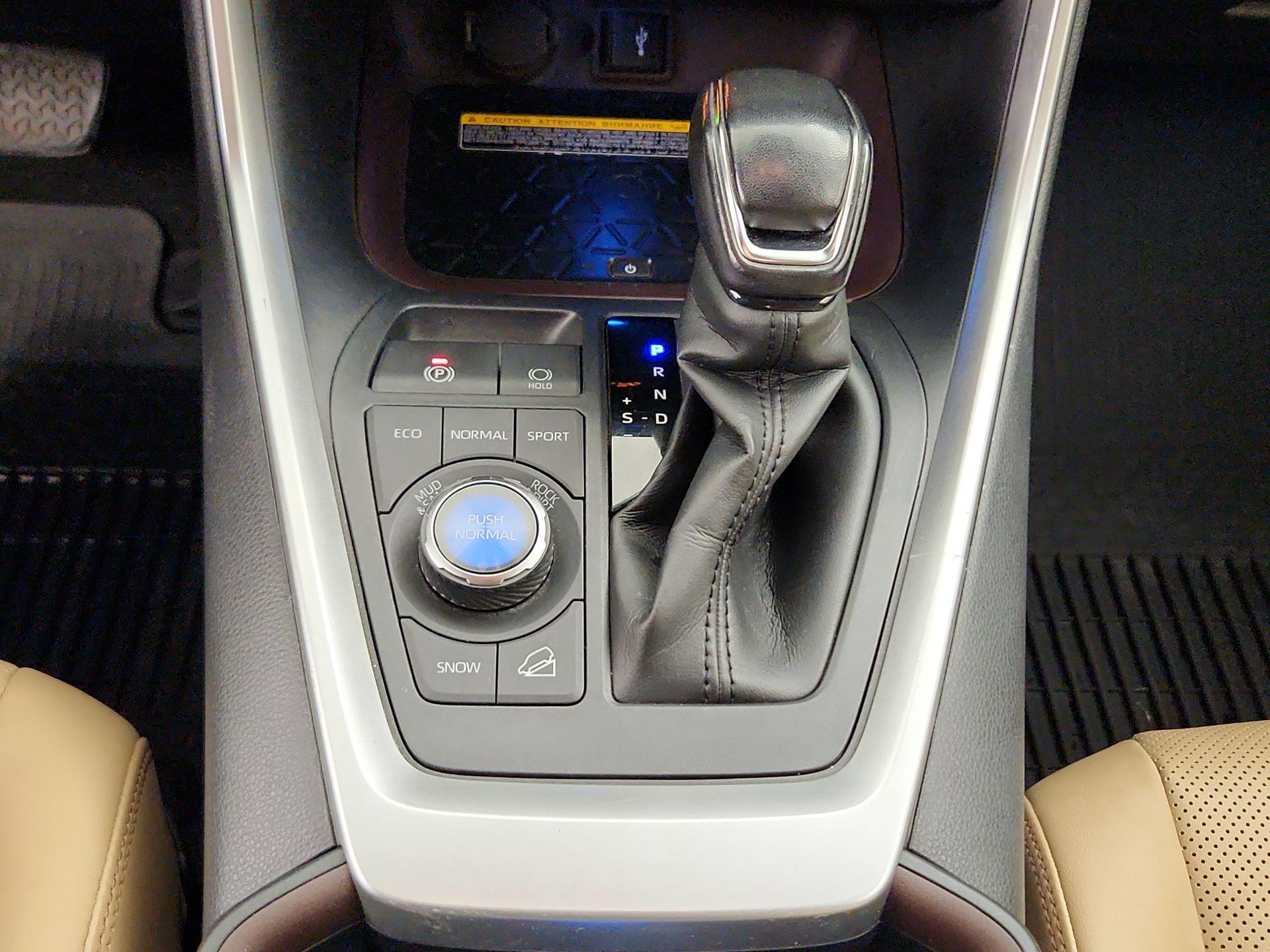 Thumbnail: 2021 Toyota RAV4 - 18
