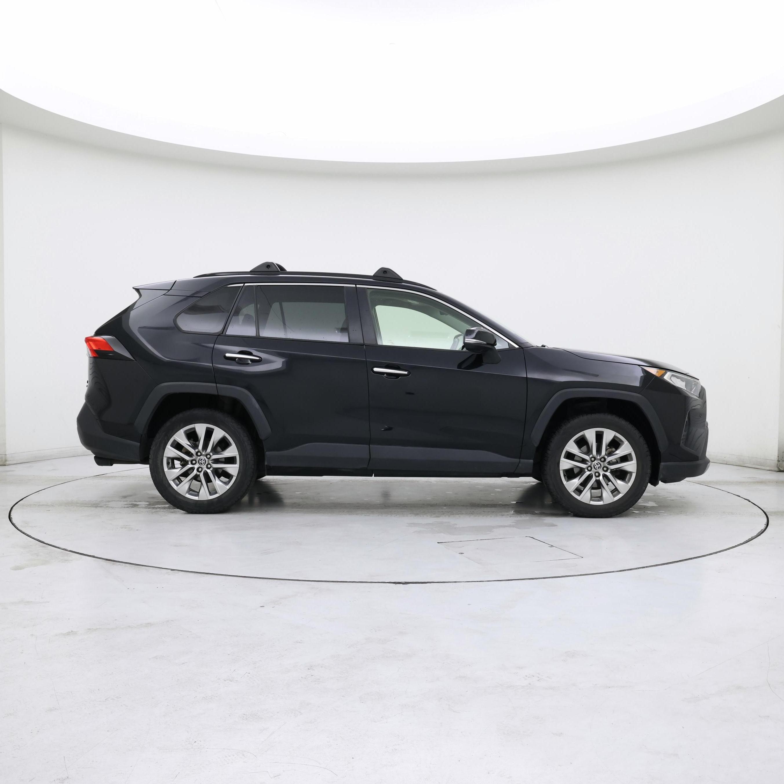 Thumbnail: 2021 Toyota RAV4 - 7