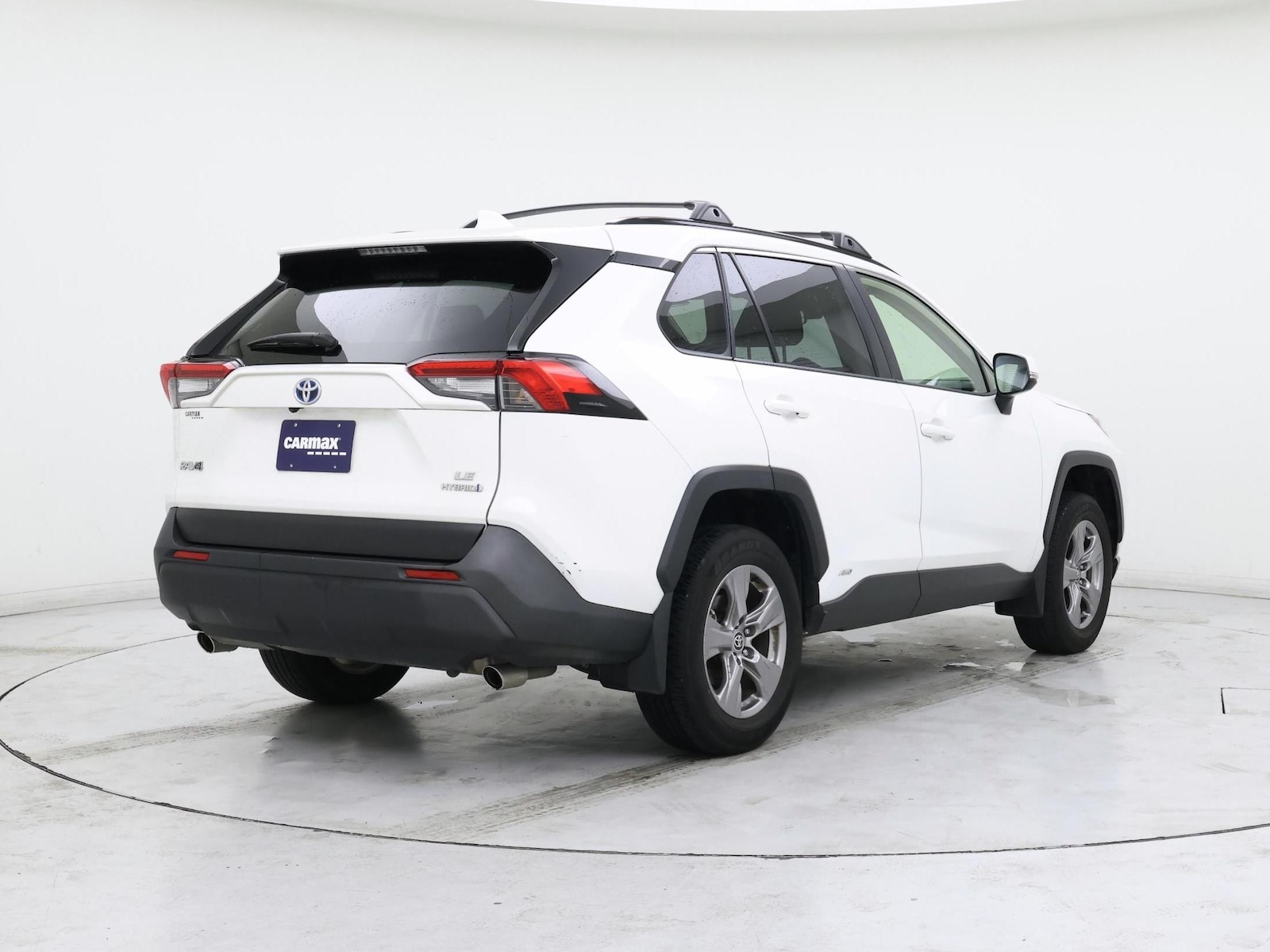 2024 Toyota RAV4 LE - Photo 9