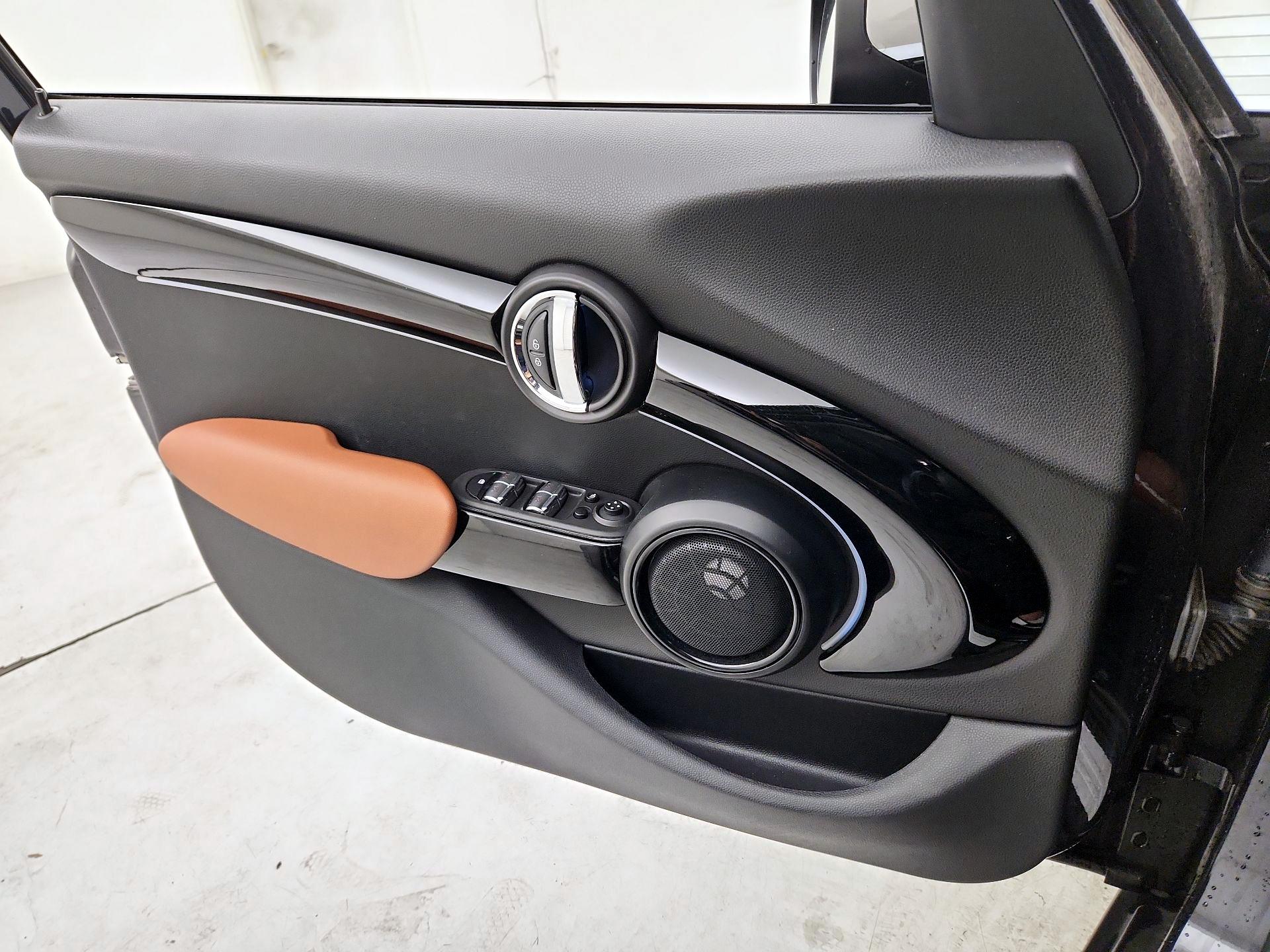 Thumbnail: 2022 MINI Cooper Hardtop - 12