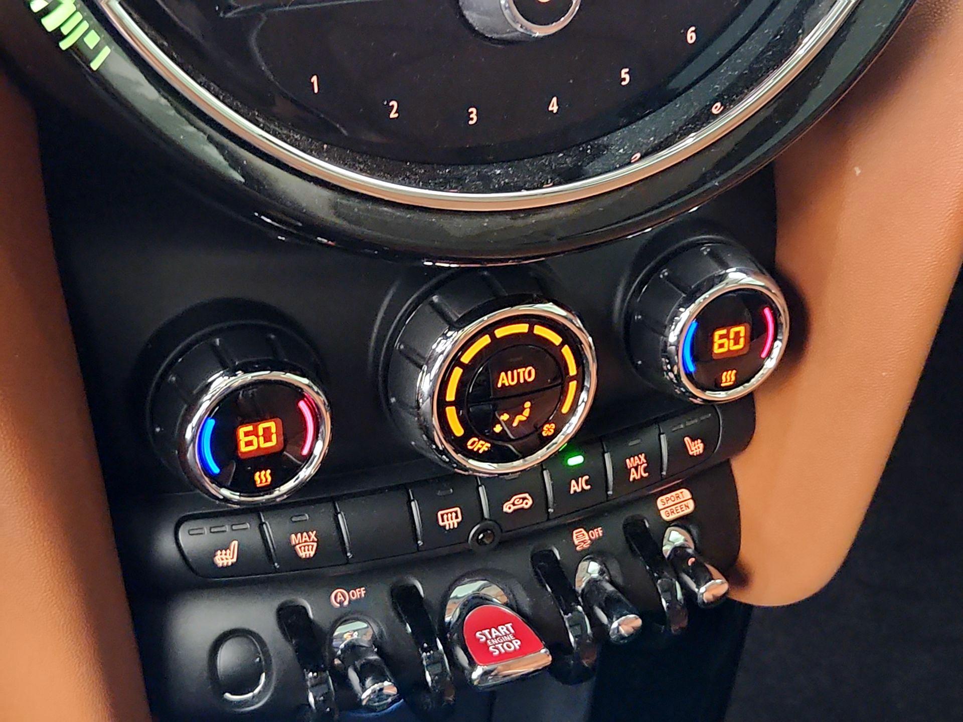 Thumbnail: 2022 MINI Cooper Hardtop - 17