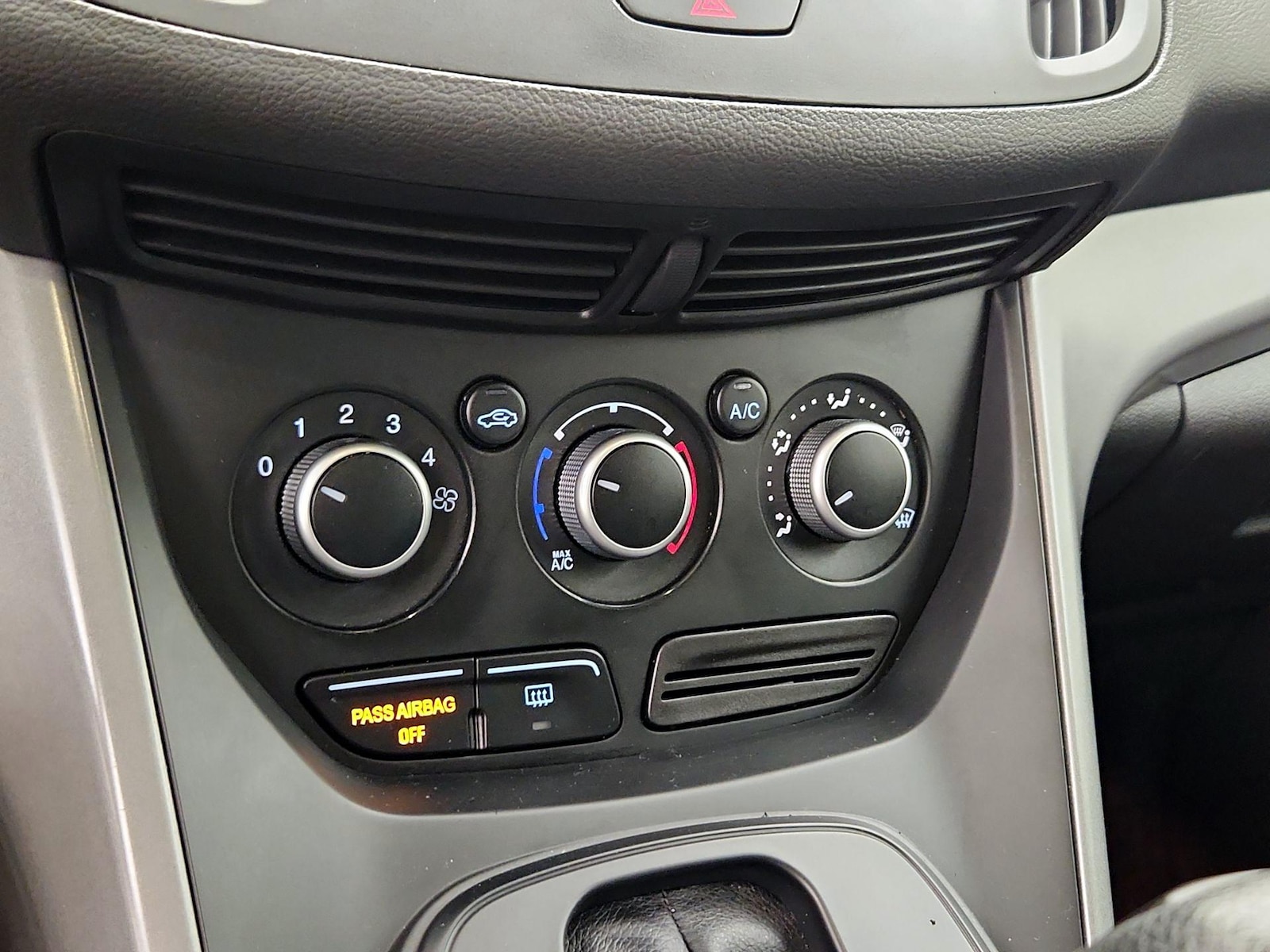 2015 Ford Escape SE - Photo 17