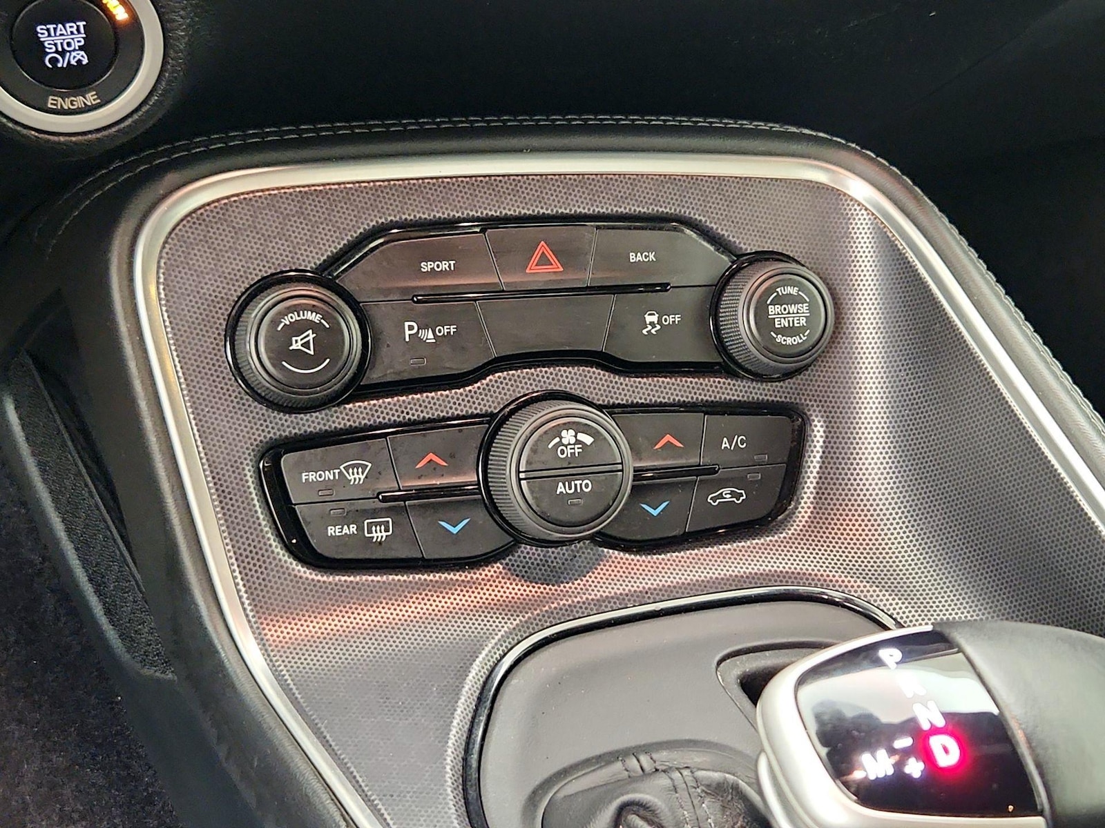 2016 Dodge Challenger SXT - Photo 18
