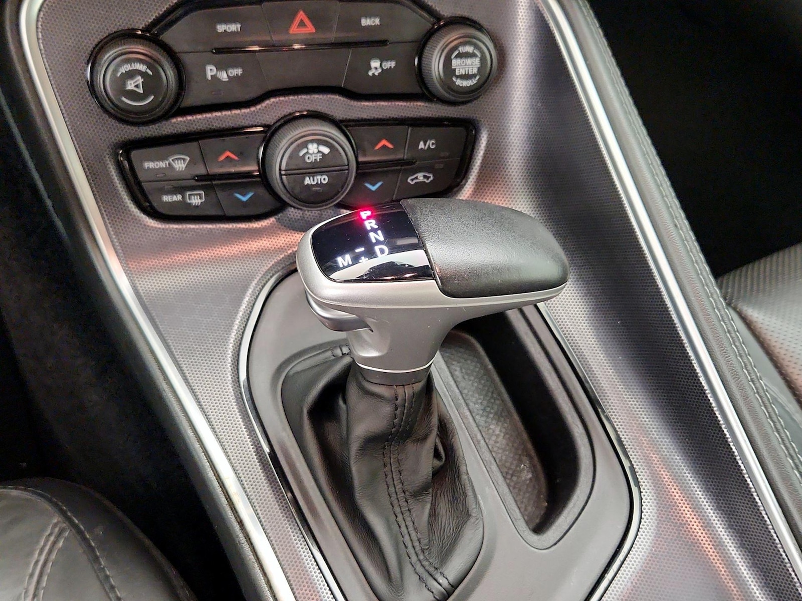 2016 Dodge Challenger SXT - Photo 19