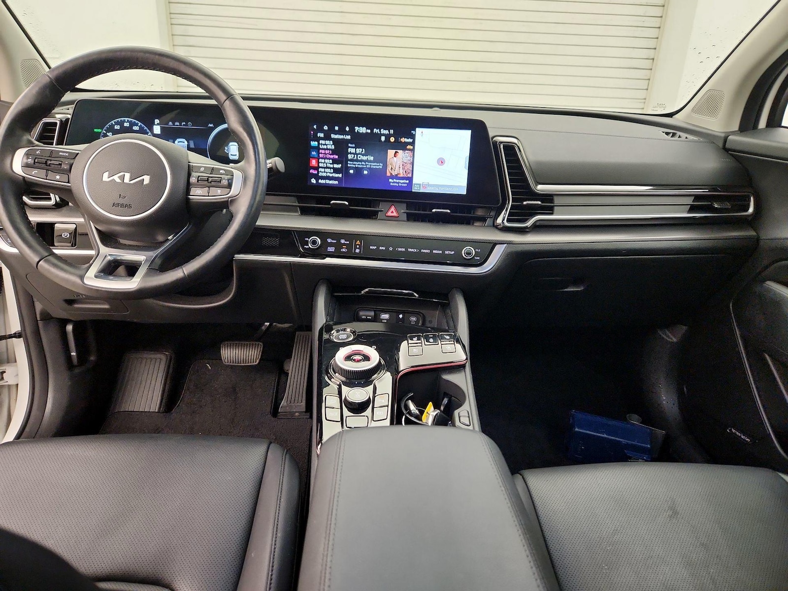 2025 Kia Sportage SX Prestige Hybrid - Photo 10
