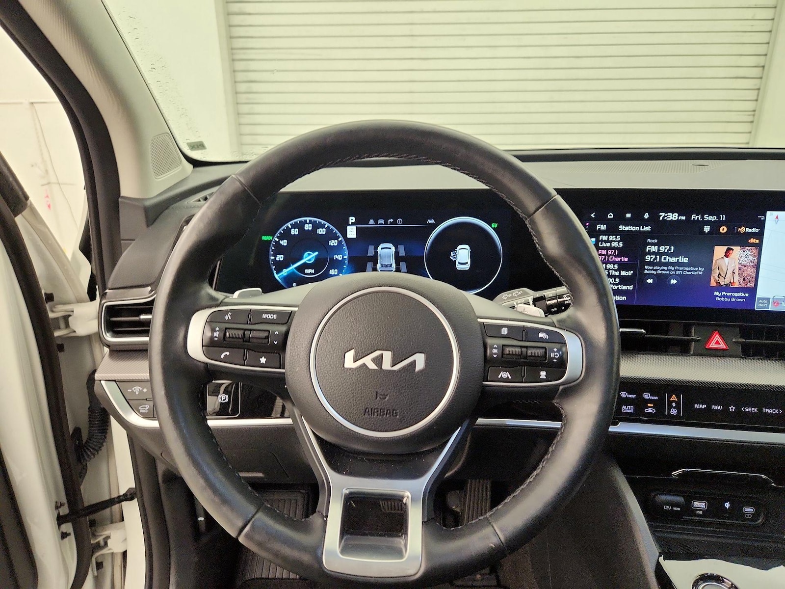 2025 Kia Sportage SX Prestige Hybrid - Photo 11