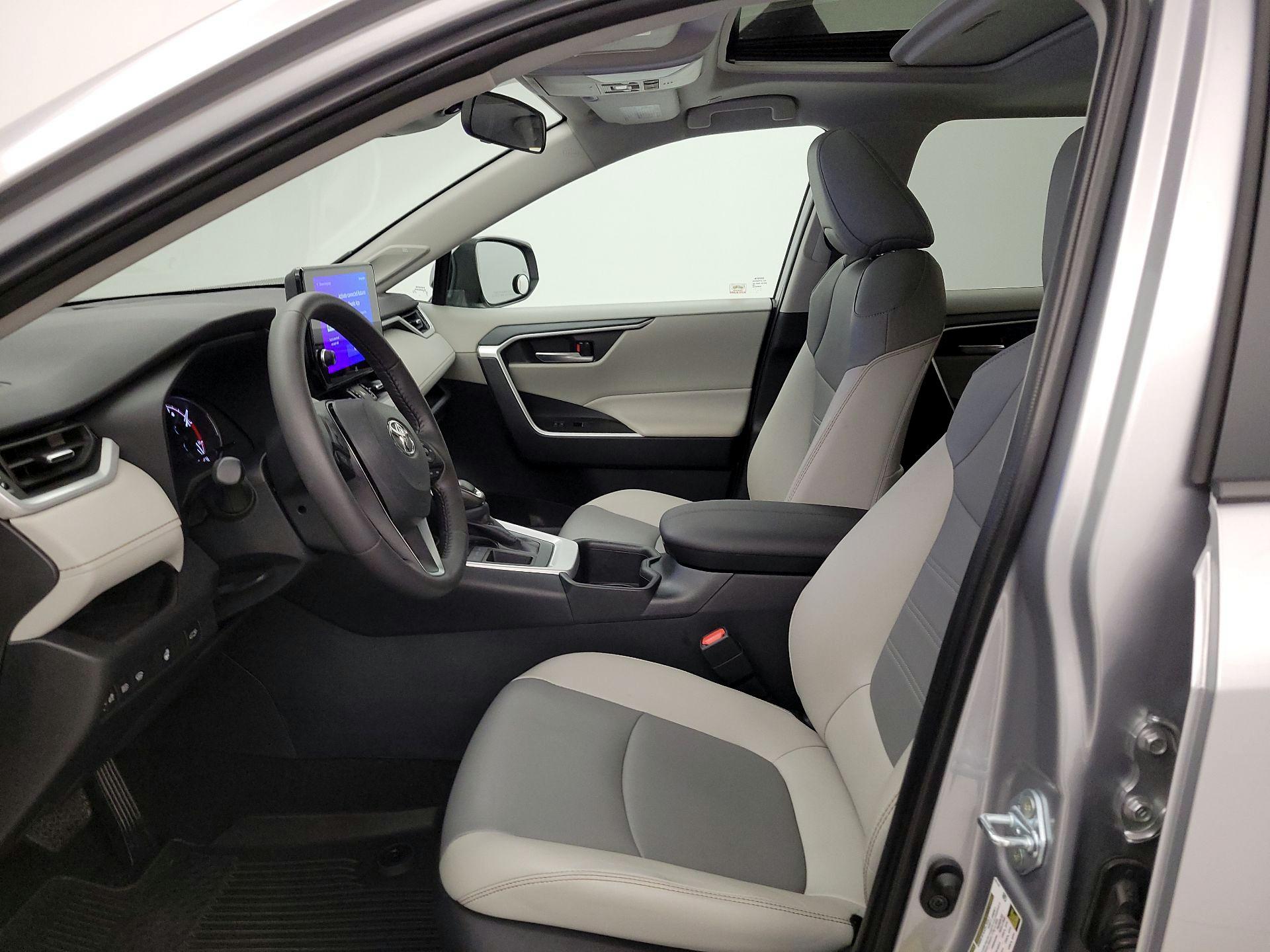 Thumbnail: 2025 Toyota RAV4 - 11