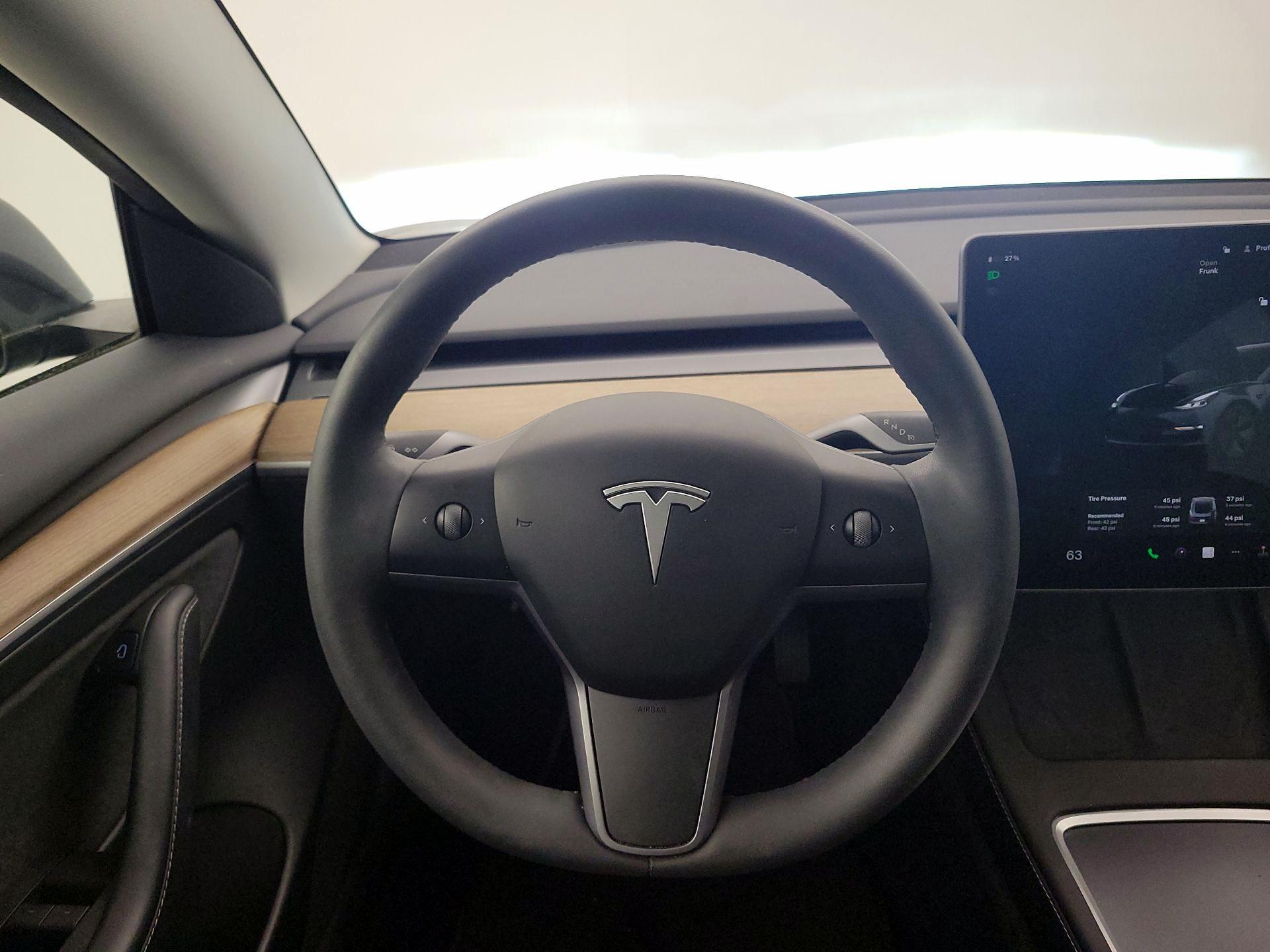 Thumbnail: 2023 Tesla Model 3 - 10