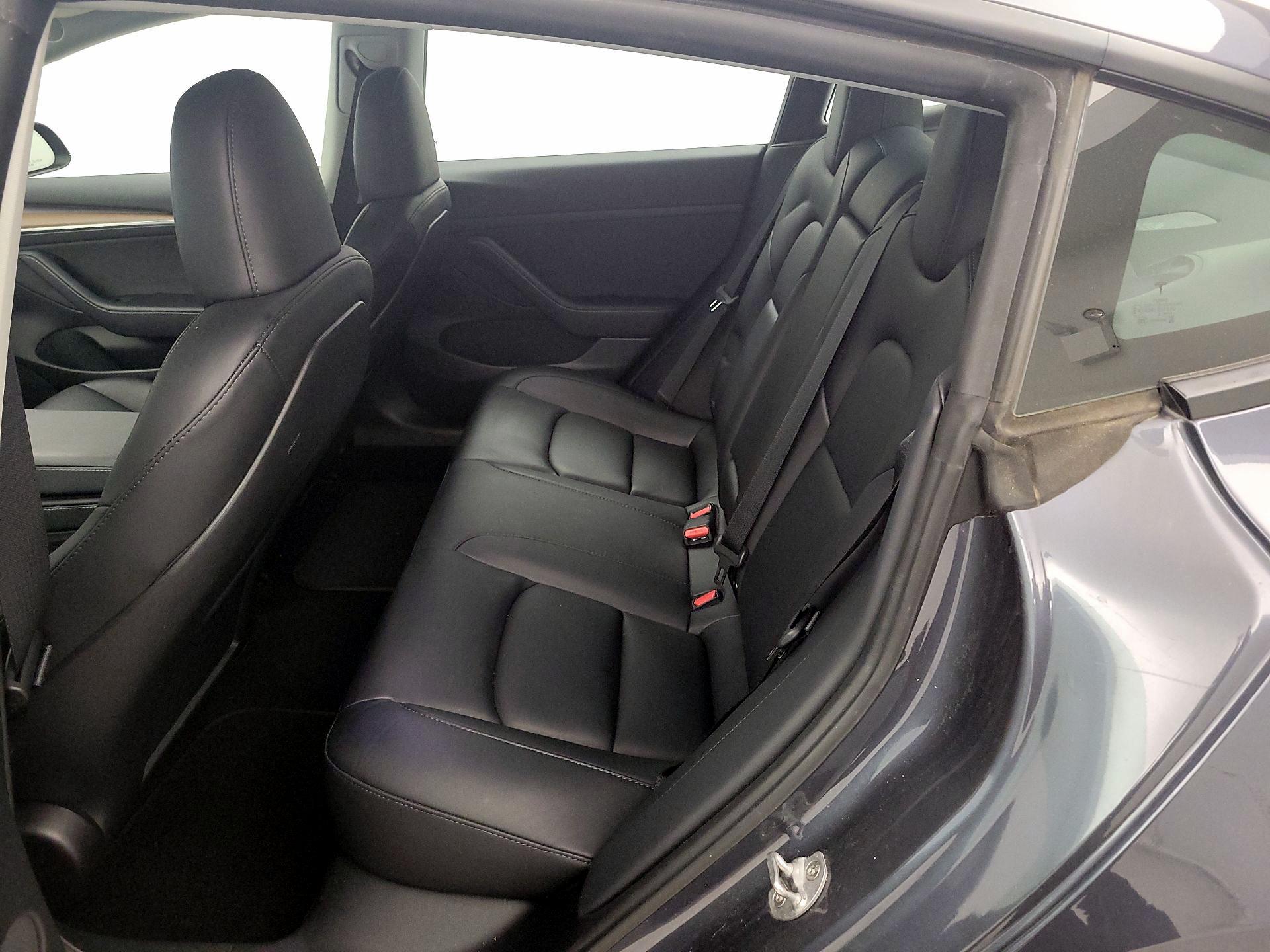 Thumbnail: 2023 Tesla Model 3 - 18