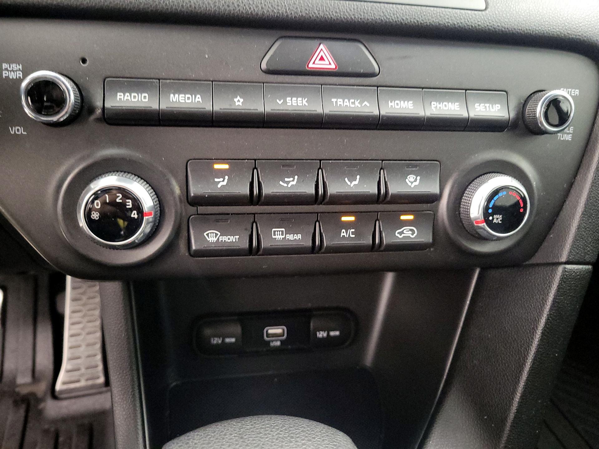 Thumbnail: 2022 Kia Sportage - 16