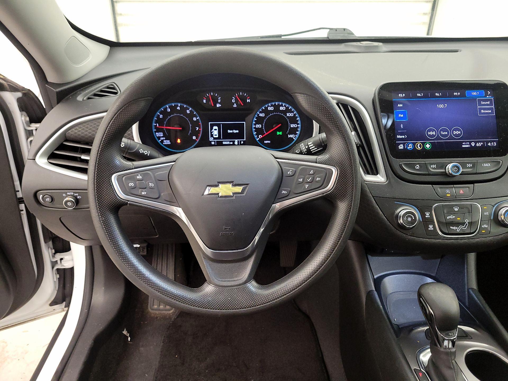 Thumbnail: 2022 Chevrolet Malibu - 10