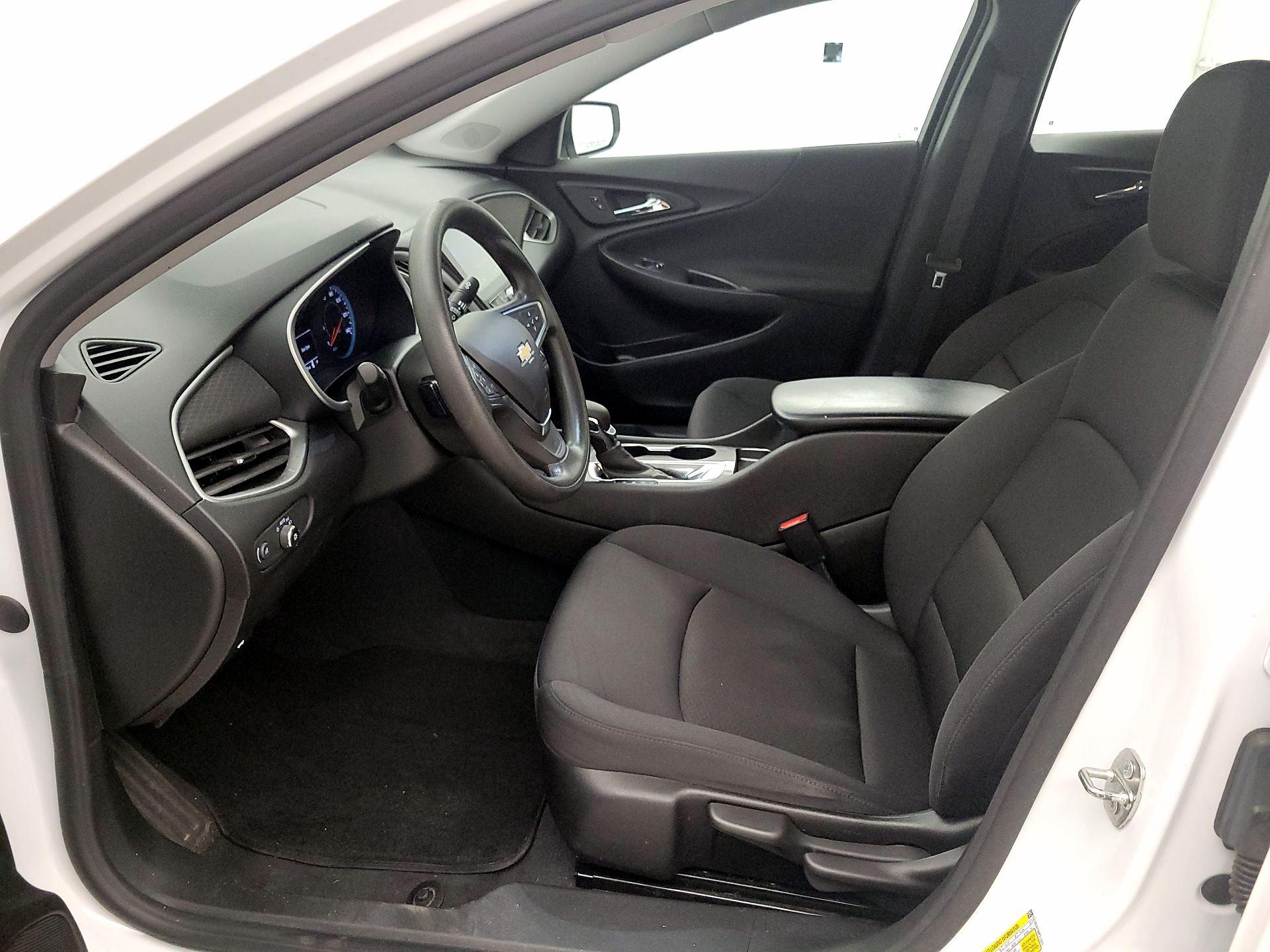 Thumbnail: 2022 Chevrolet Malibu - 11