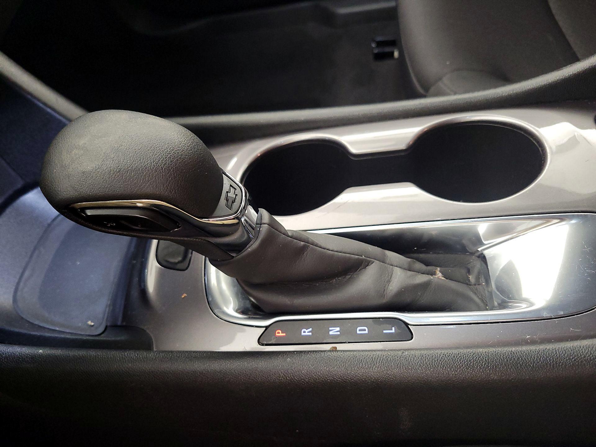 Thumbnail: 2022 Chevrolet Malibu - 17