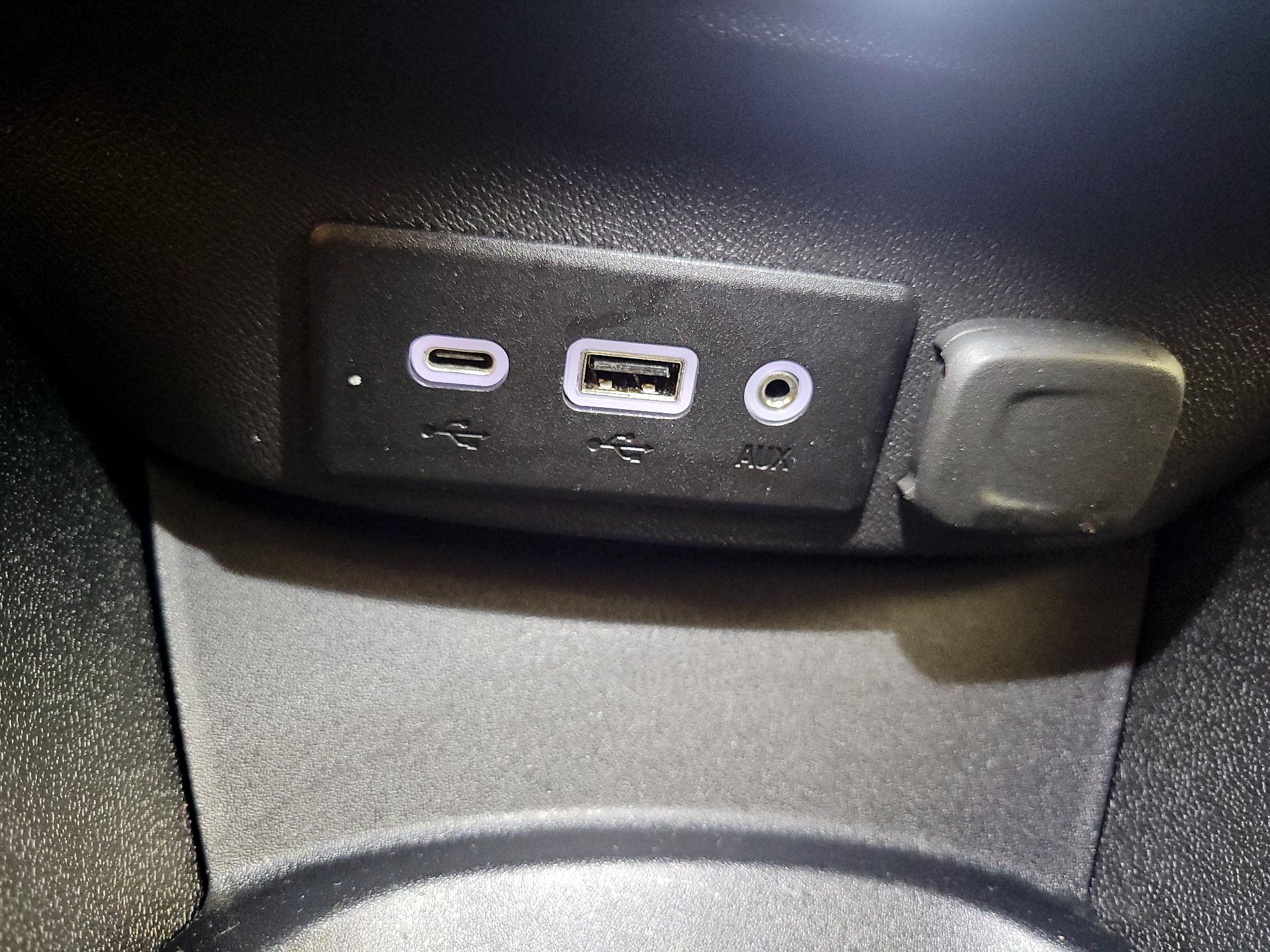 Thumbnail: 2022 Chevrolet Malibu - 18