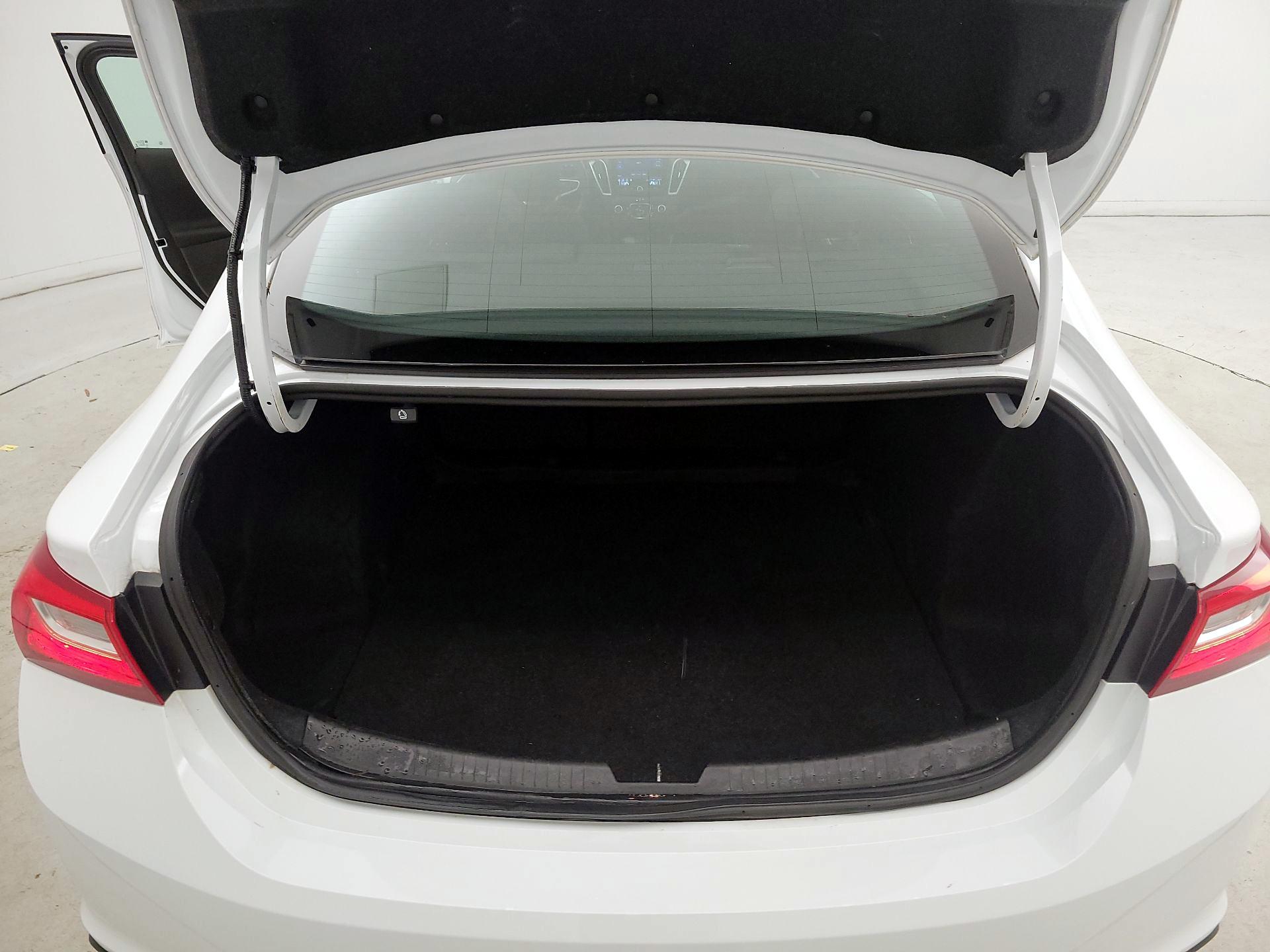 Thumbnail: 2022 Chevrolet Malibu - 20