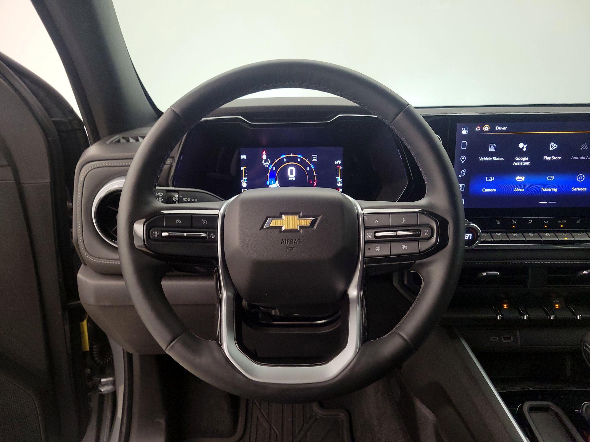 Thumbnail: 2023 Chevrolet Colorado - 10