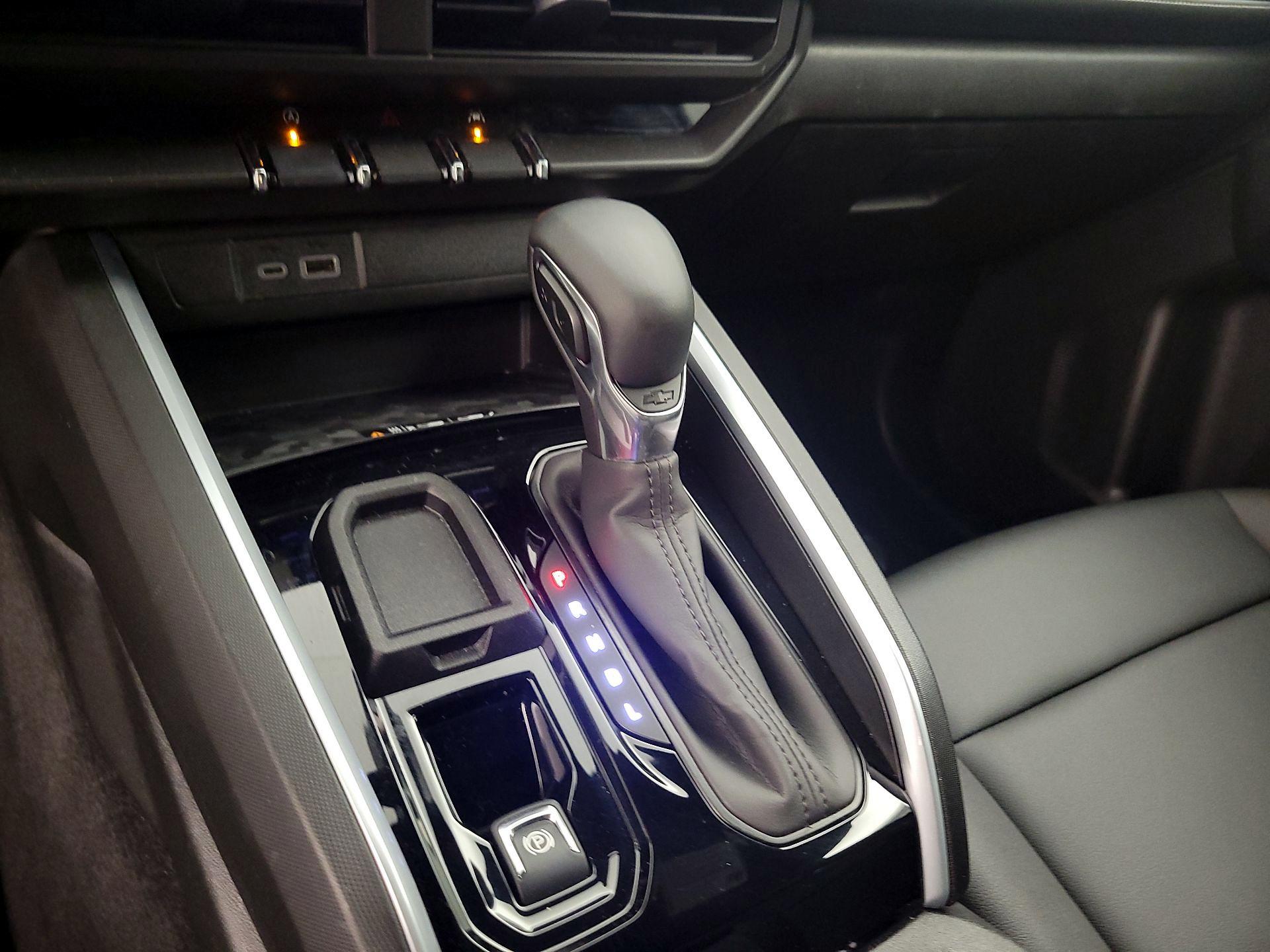 Thumbnail: 2023 Chevrolet Colorado - 17