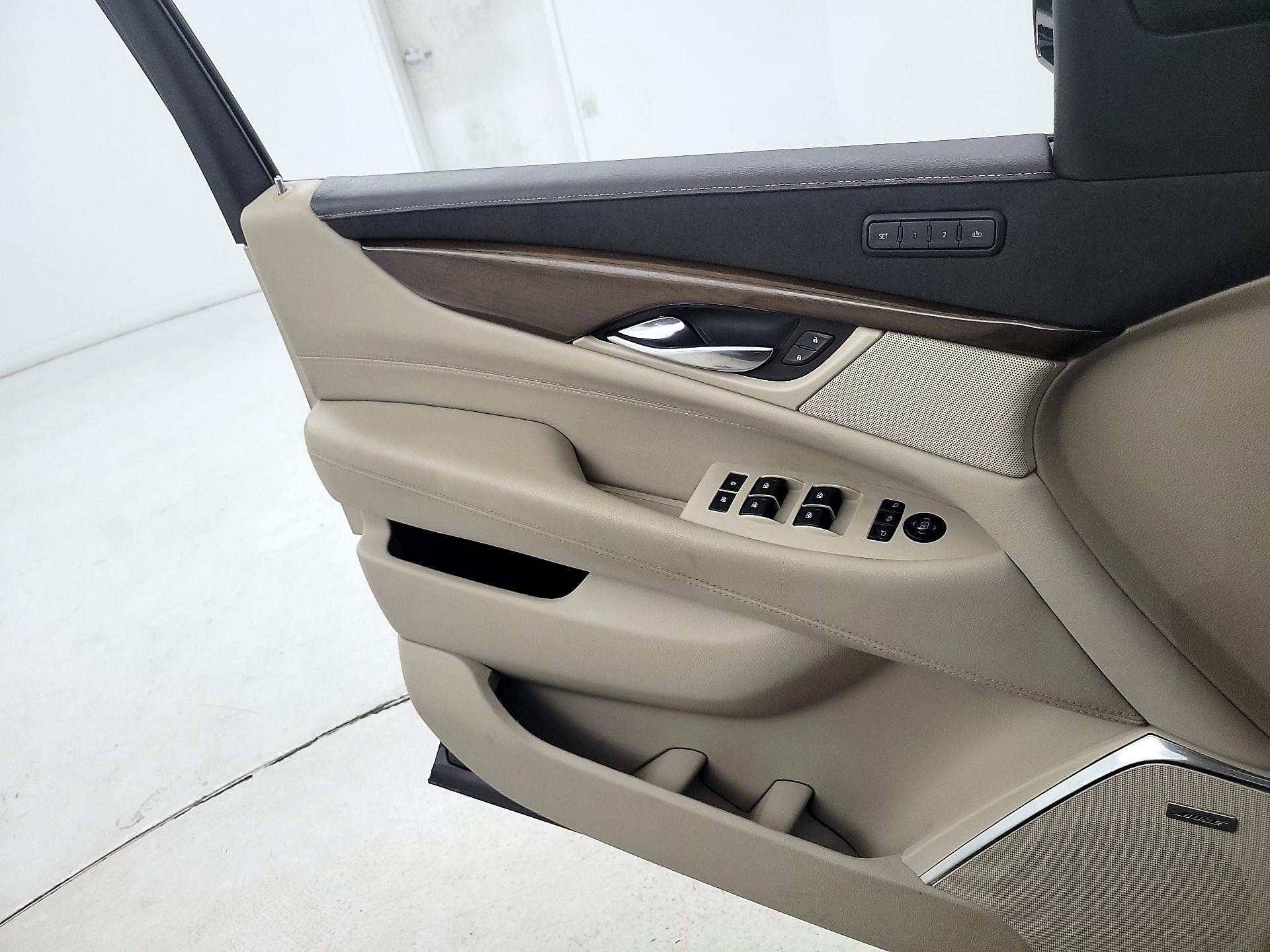 Thumbnail: 2019 Cadillac Escalade - 12