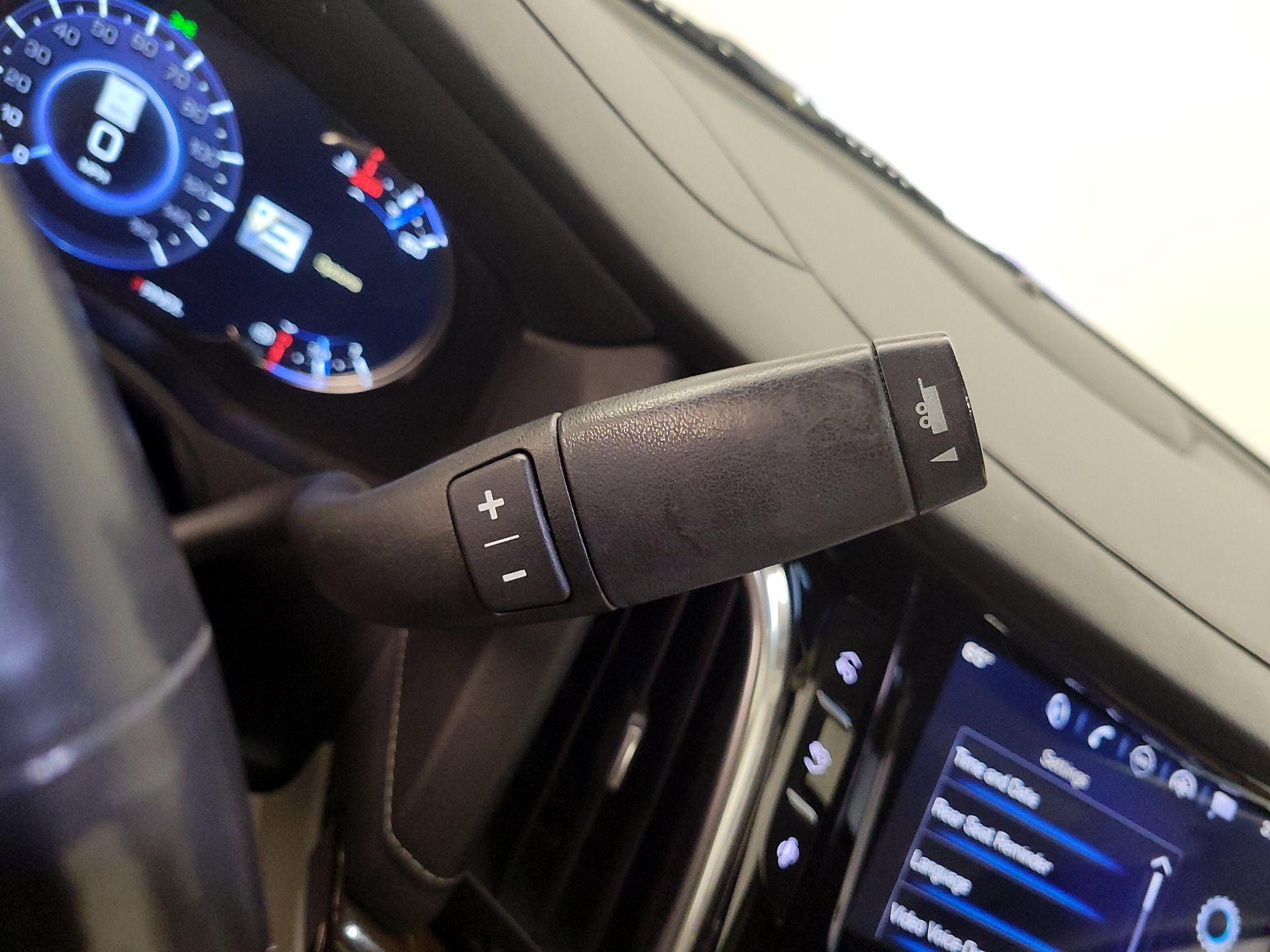 Thumbnail: 2019 Cadillac Escalade - 17