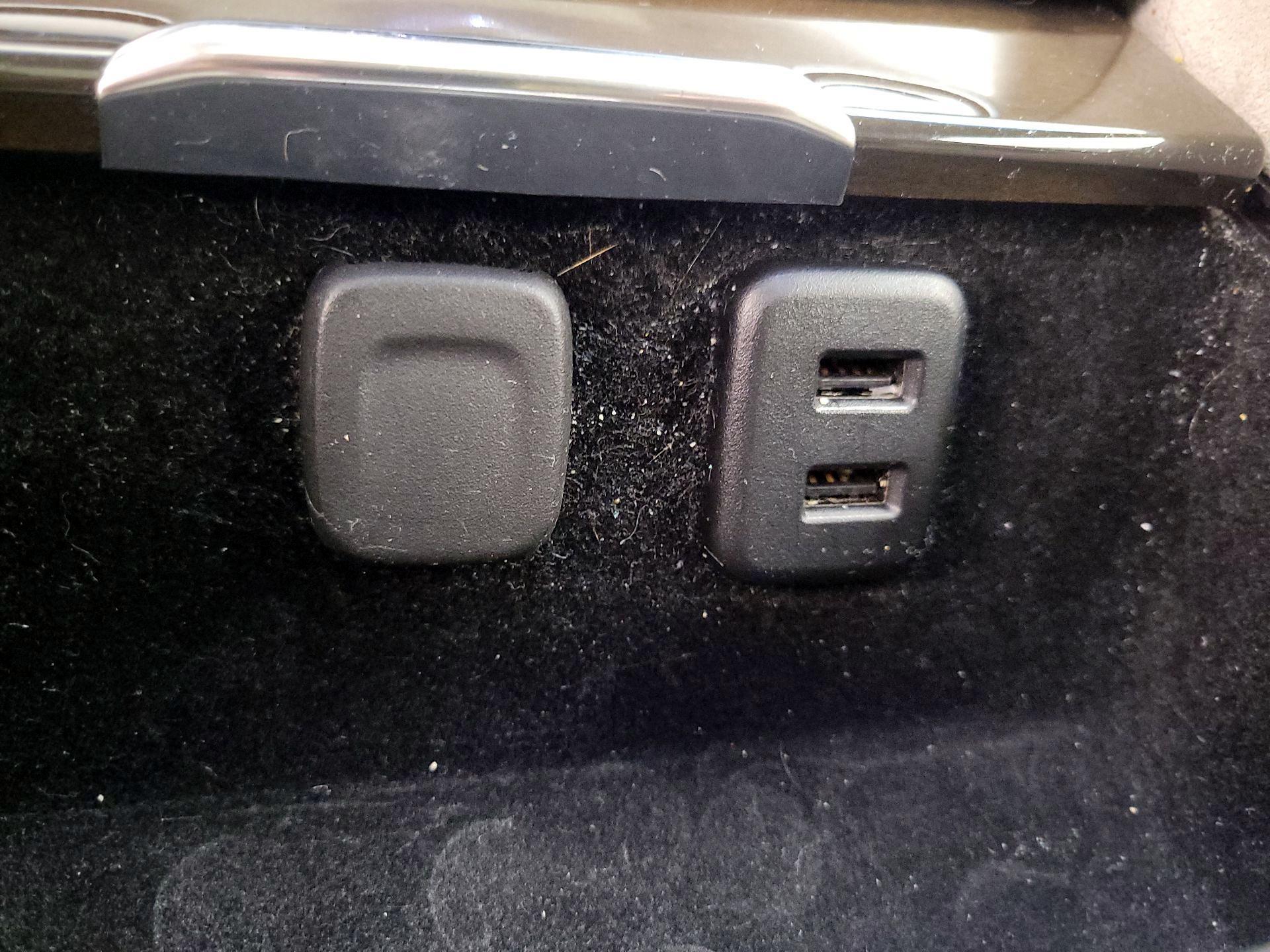 Thumbnail: 2019 Cadillac Escalade - 18