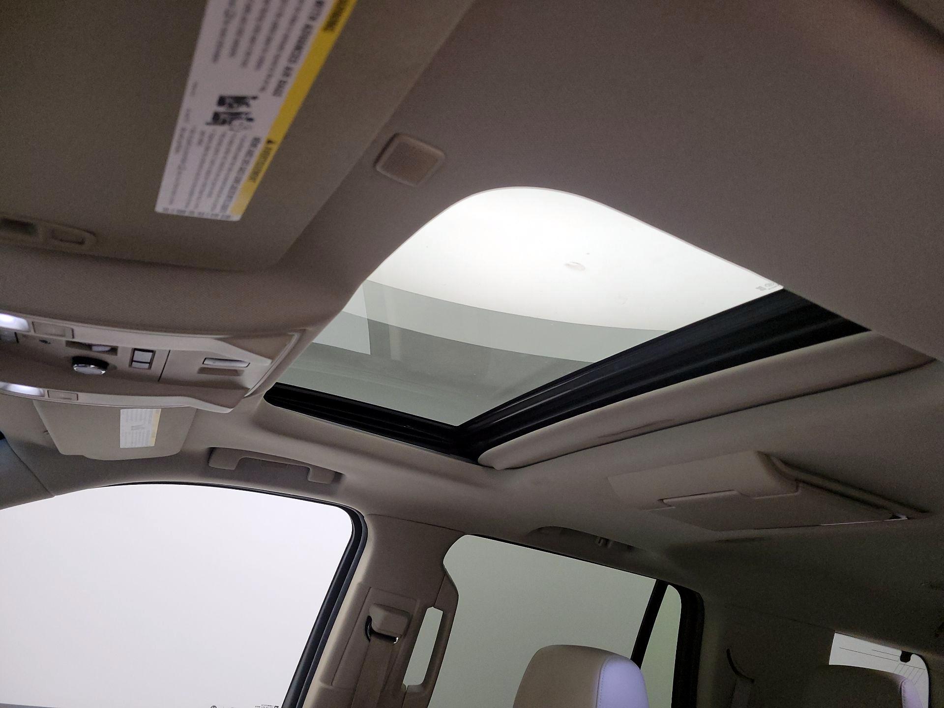 Thumbnail: 2019 Cadillac Escalade - 19