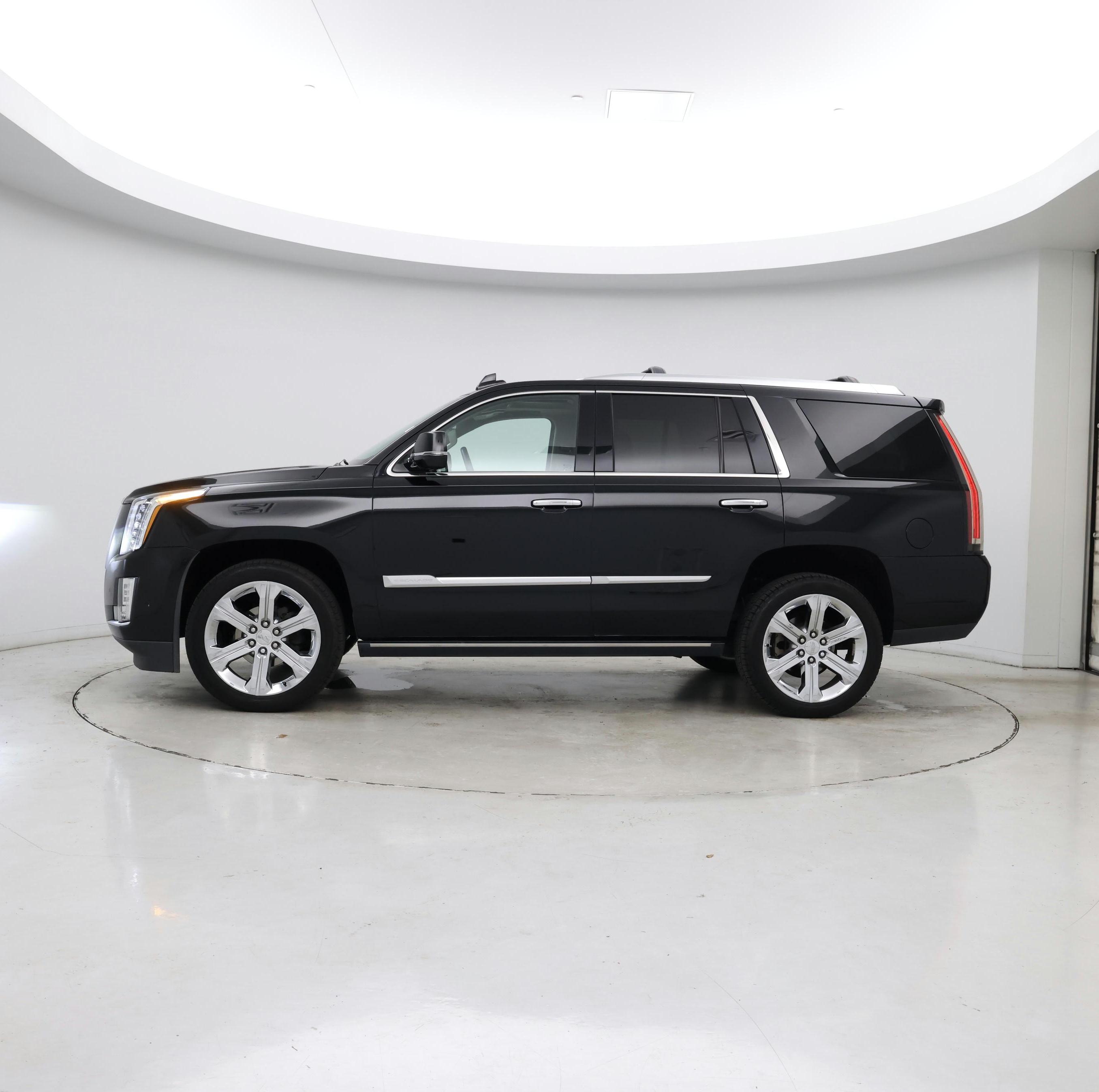 Thumbnail: 2019 Cadillac Escalade - 3