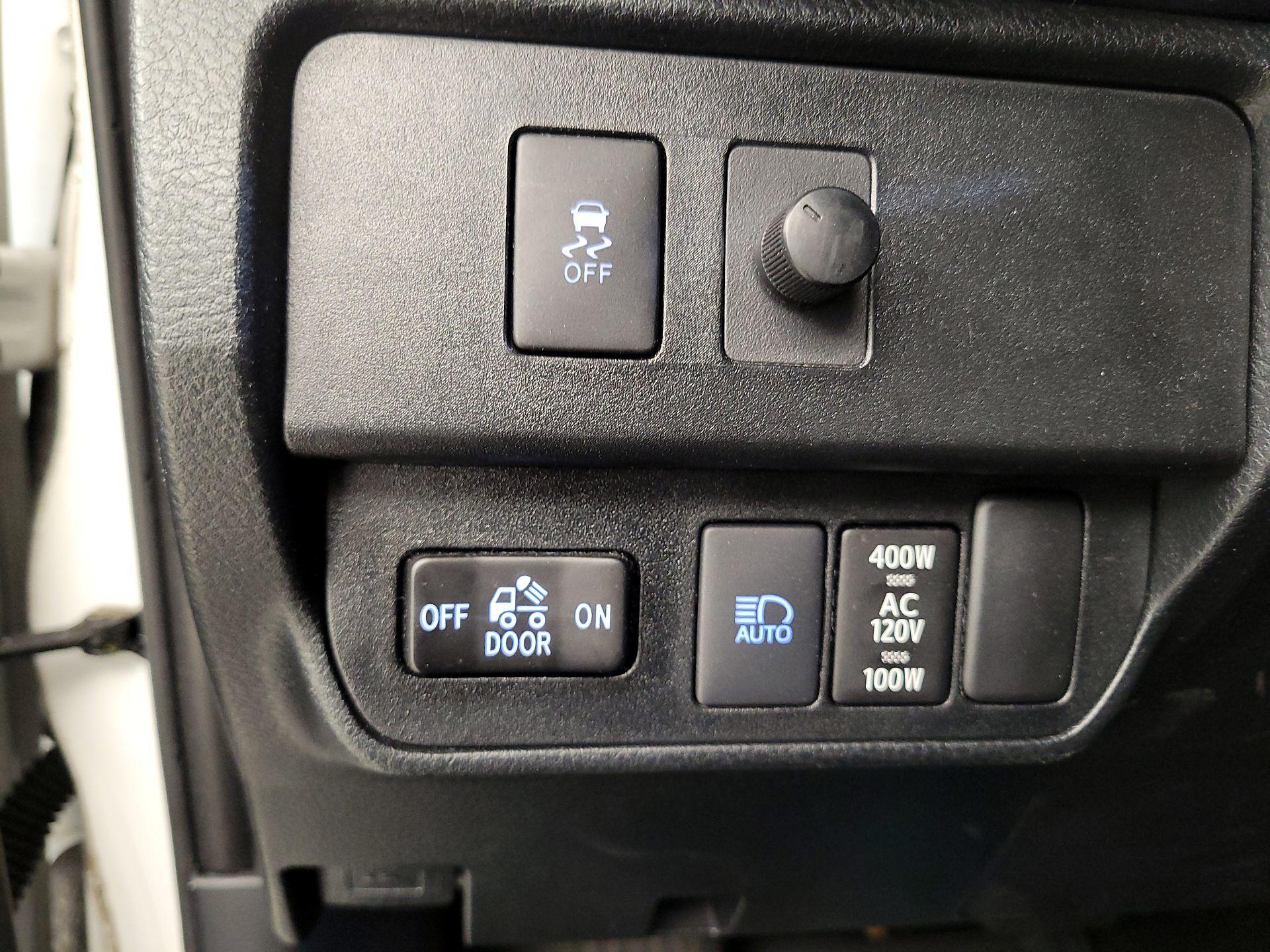 Thumbnail: 2021 Toyota Tacoma - 13