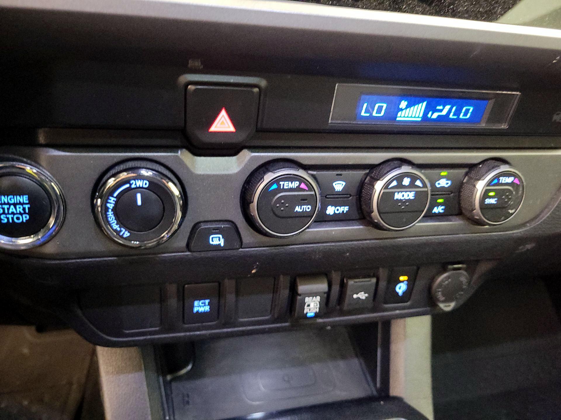 Thumbnail: 2021 Toyota Tacoma - 16