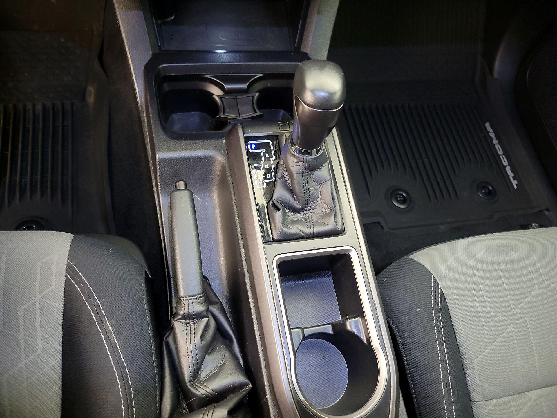 Thumbnail: 2021 Toyota Tacoma - 17