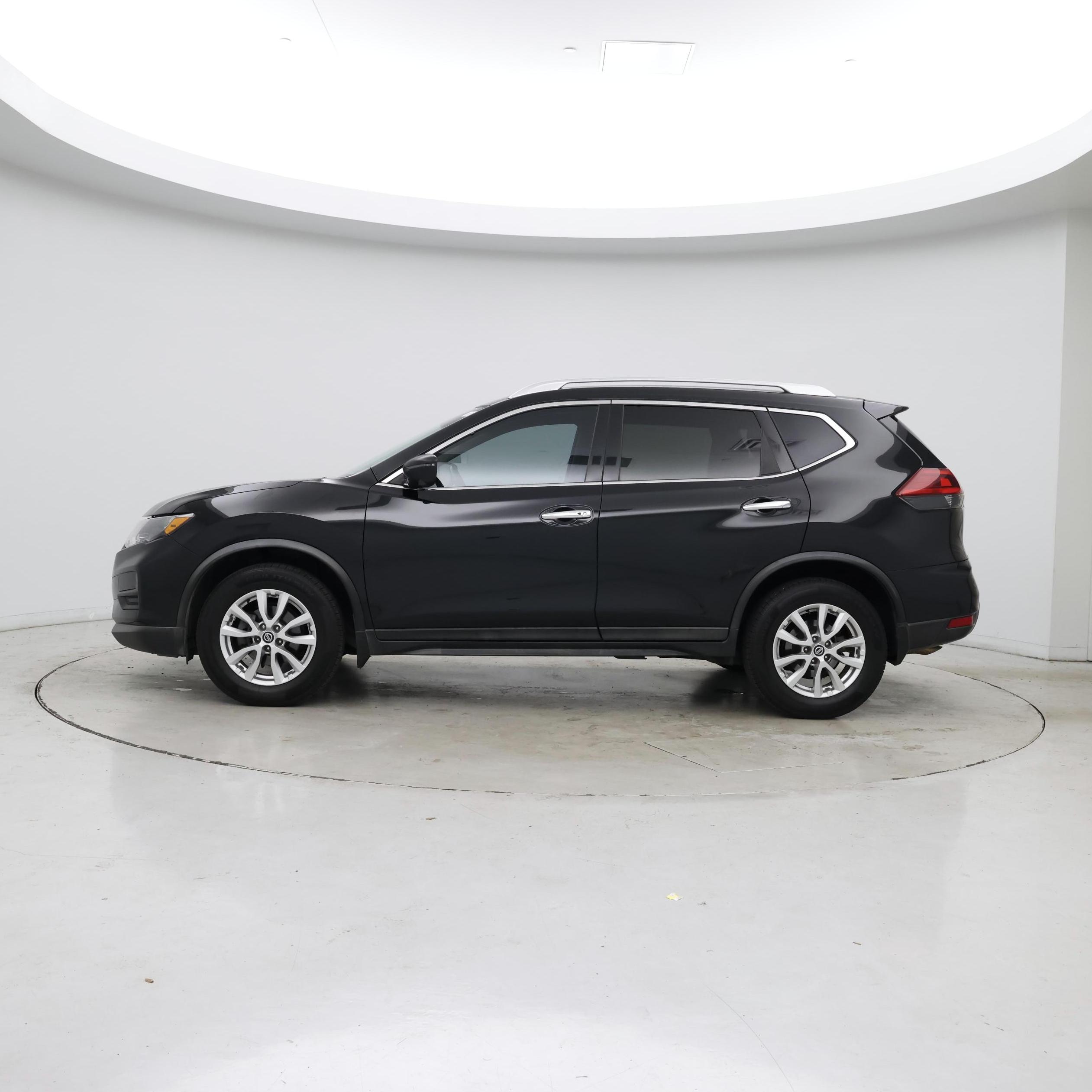 Thumbnail: 2018 Nissan Rogue - 3