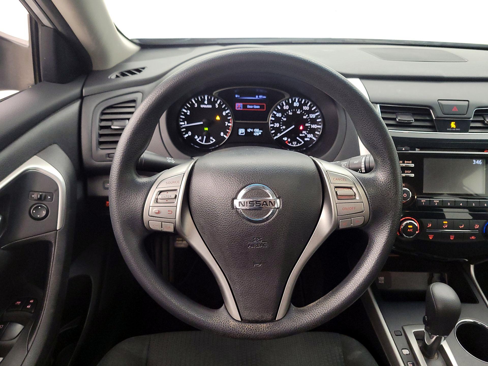 Thumbnail: 2015 Nissan Altima - 10