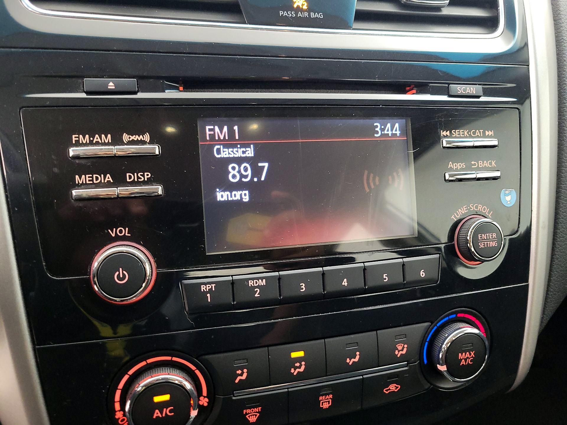 Thumbnail: 2015 Nissan Altima - 15