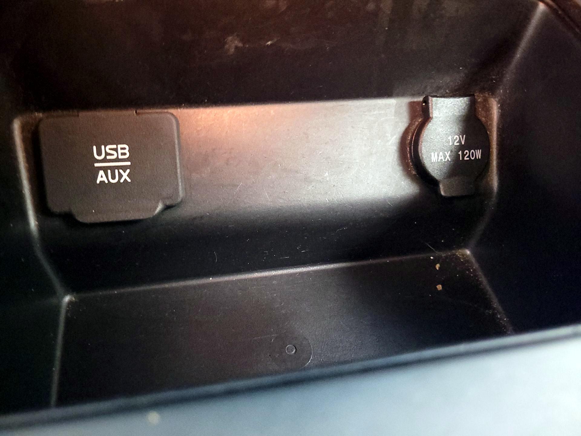 Thumbnail: 2015 Nissan Altima - 18