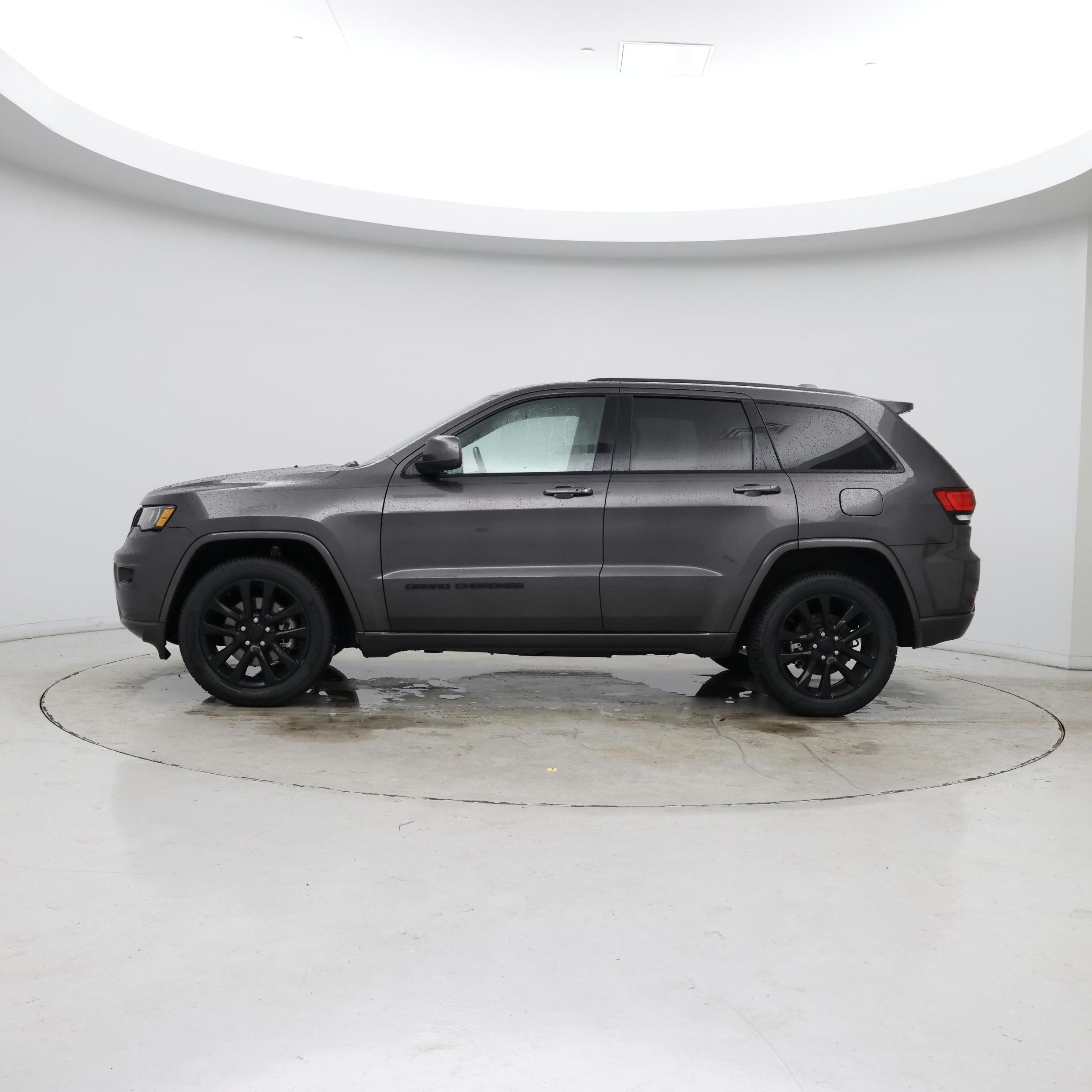Thumbnail: 2021 Jeep Grand Cherokee - 3