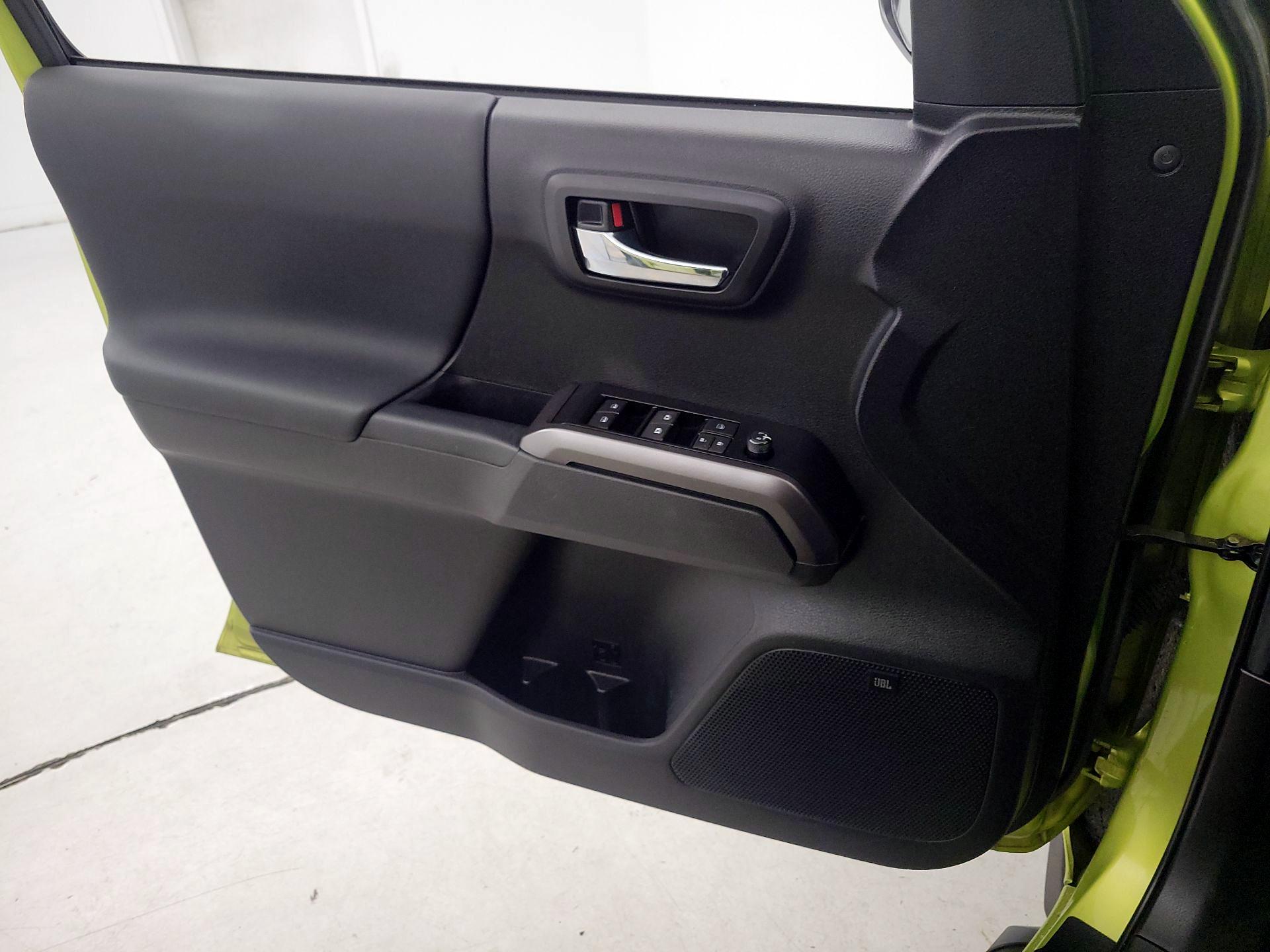 Thumbnail: 2022 Toyota Tacoma - 12