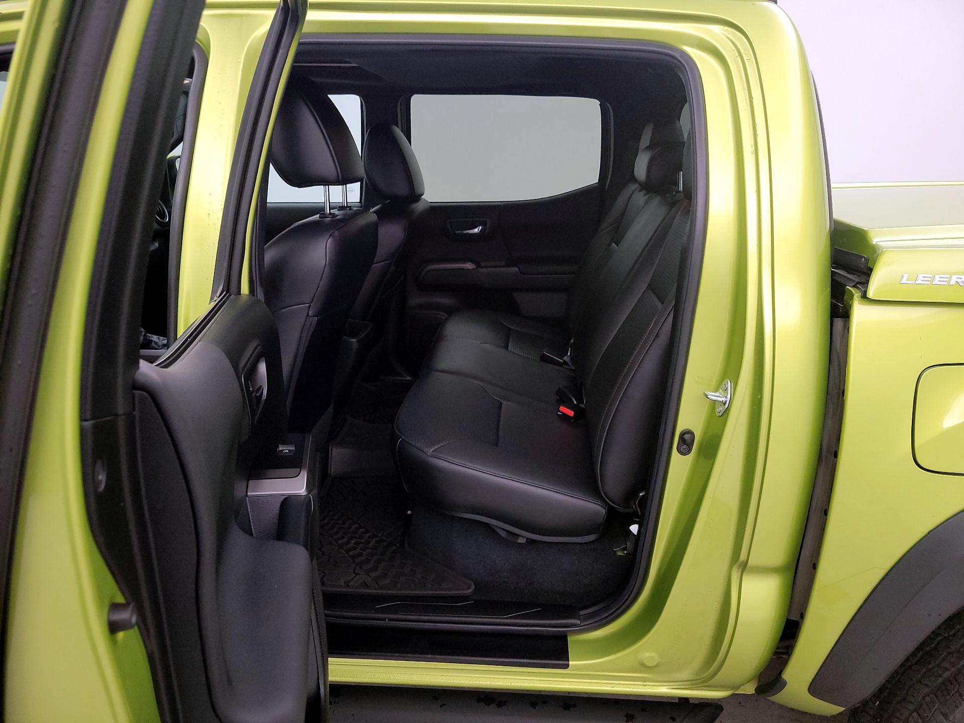 Thumbnail: 2022 Toyota Tacoma - 17