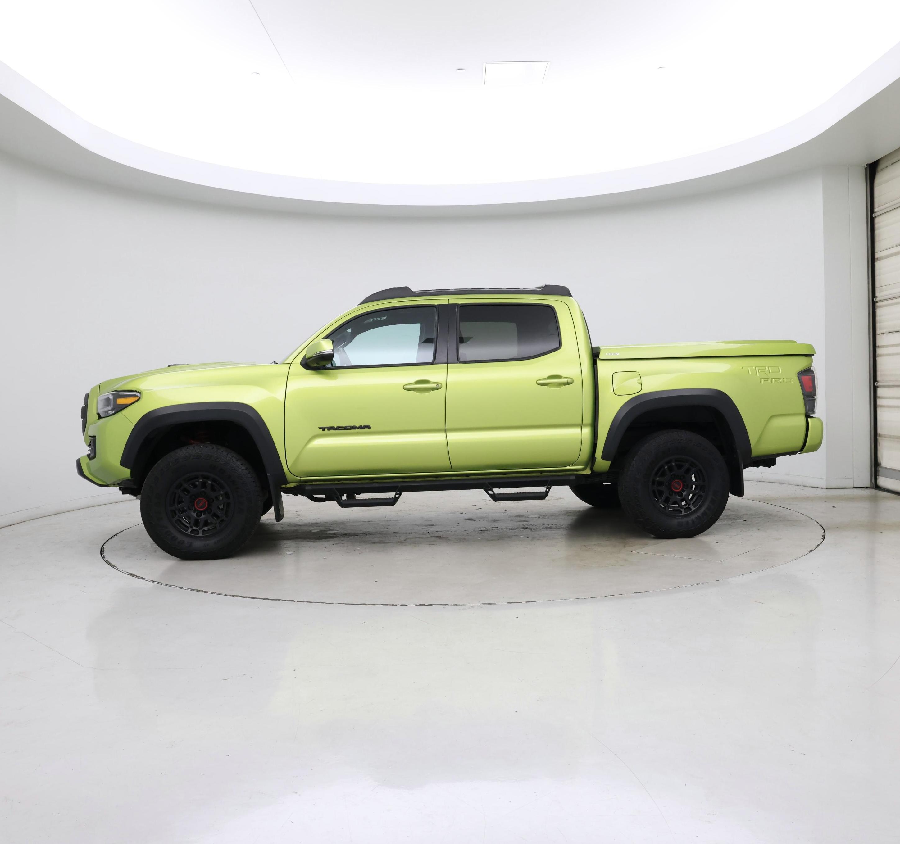 Thumbnail: 2022 Toyota Tacoma - 3