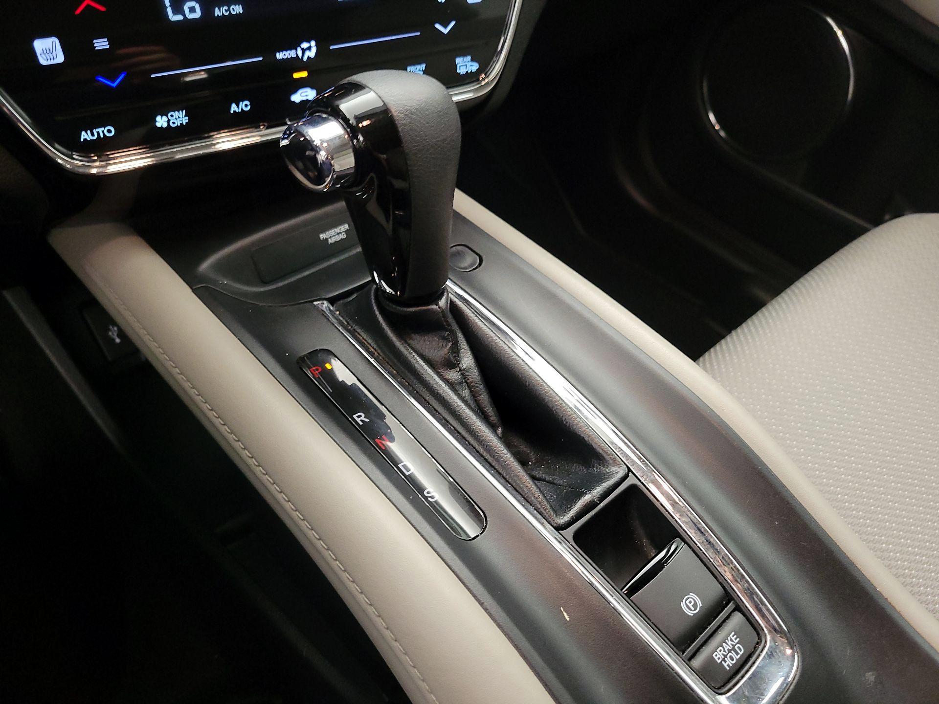 Thumbnail: 2016 Honda HR-V - 15
