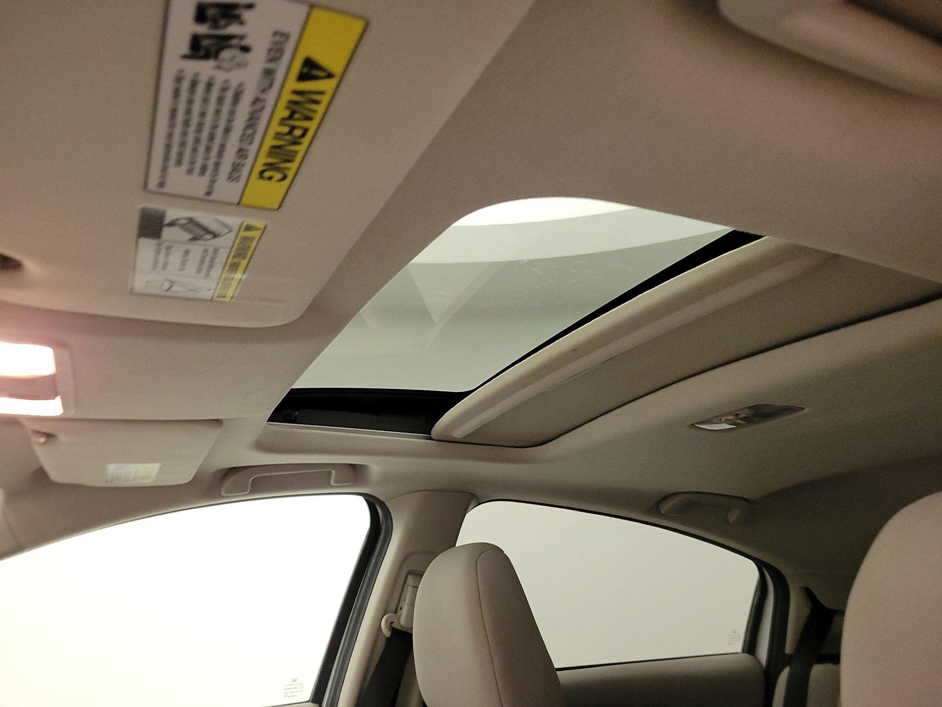 Thumbnail: 2016 Honda HR-V - 17